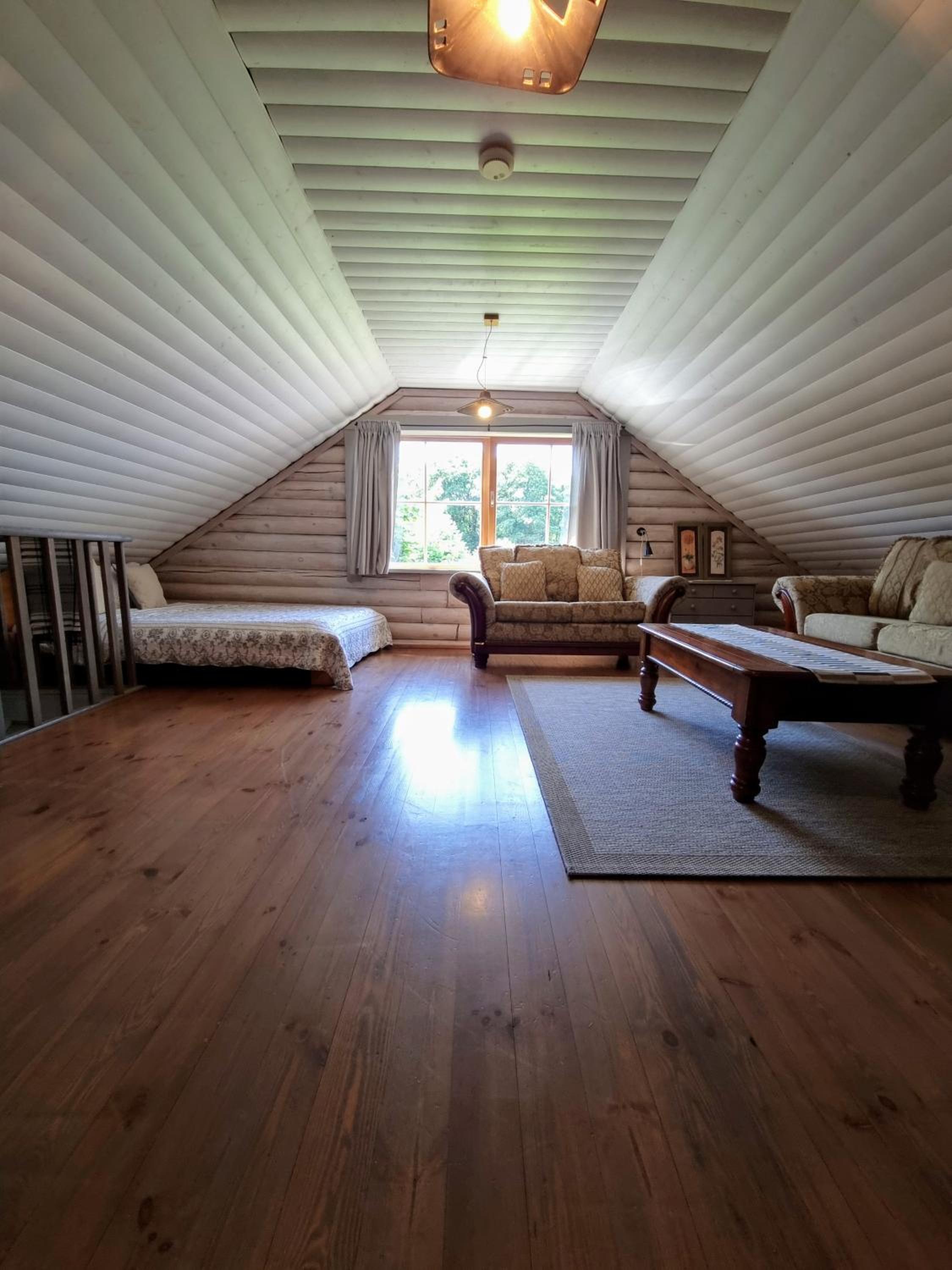 Three-Bedroom House - Photo 3