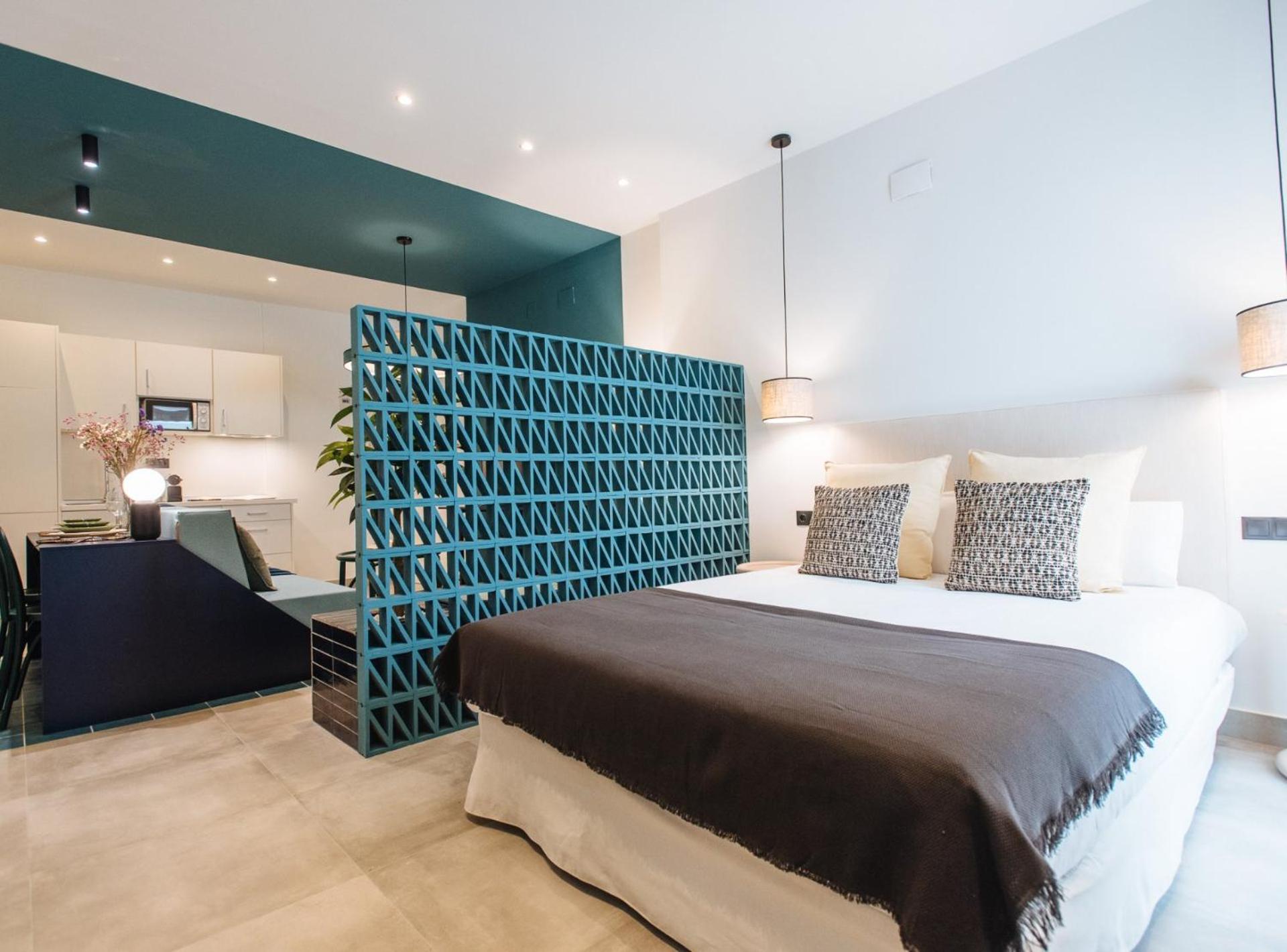 Studio Apartment - Photo 3