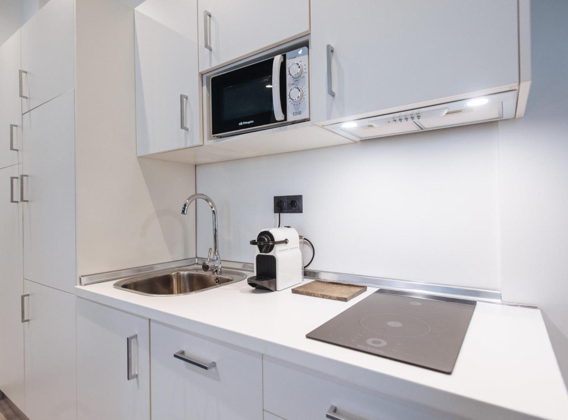 Studio Apartment - Photo 11