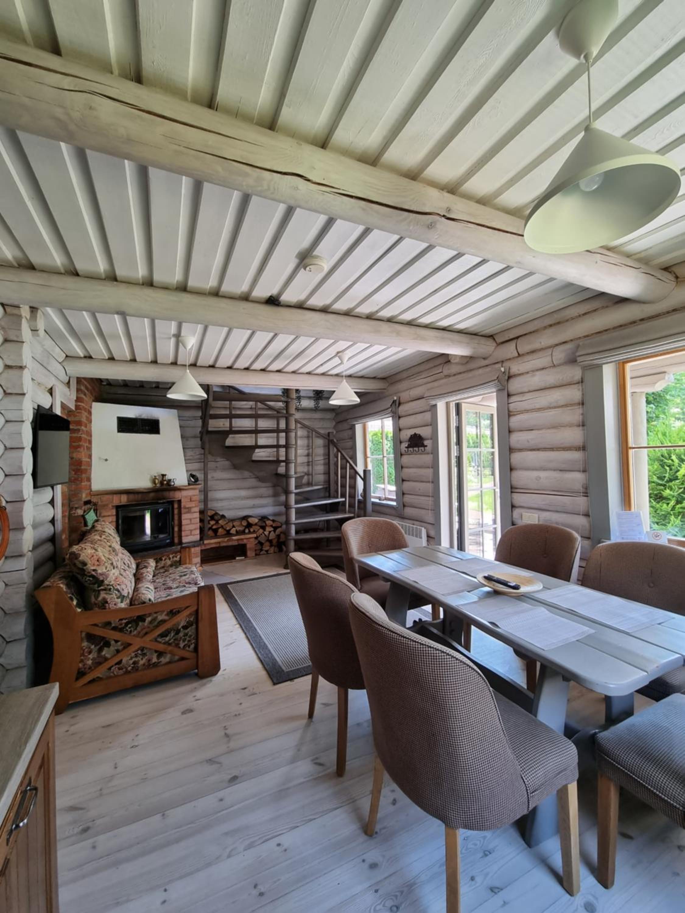Three-Bedroom House - Photo 14