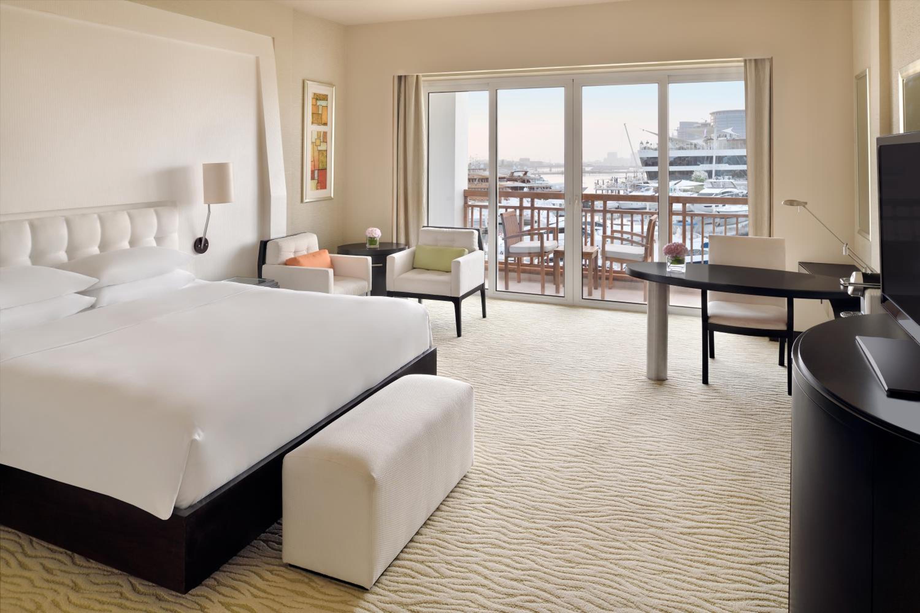 King Room with Skyline View  photo 2