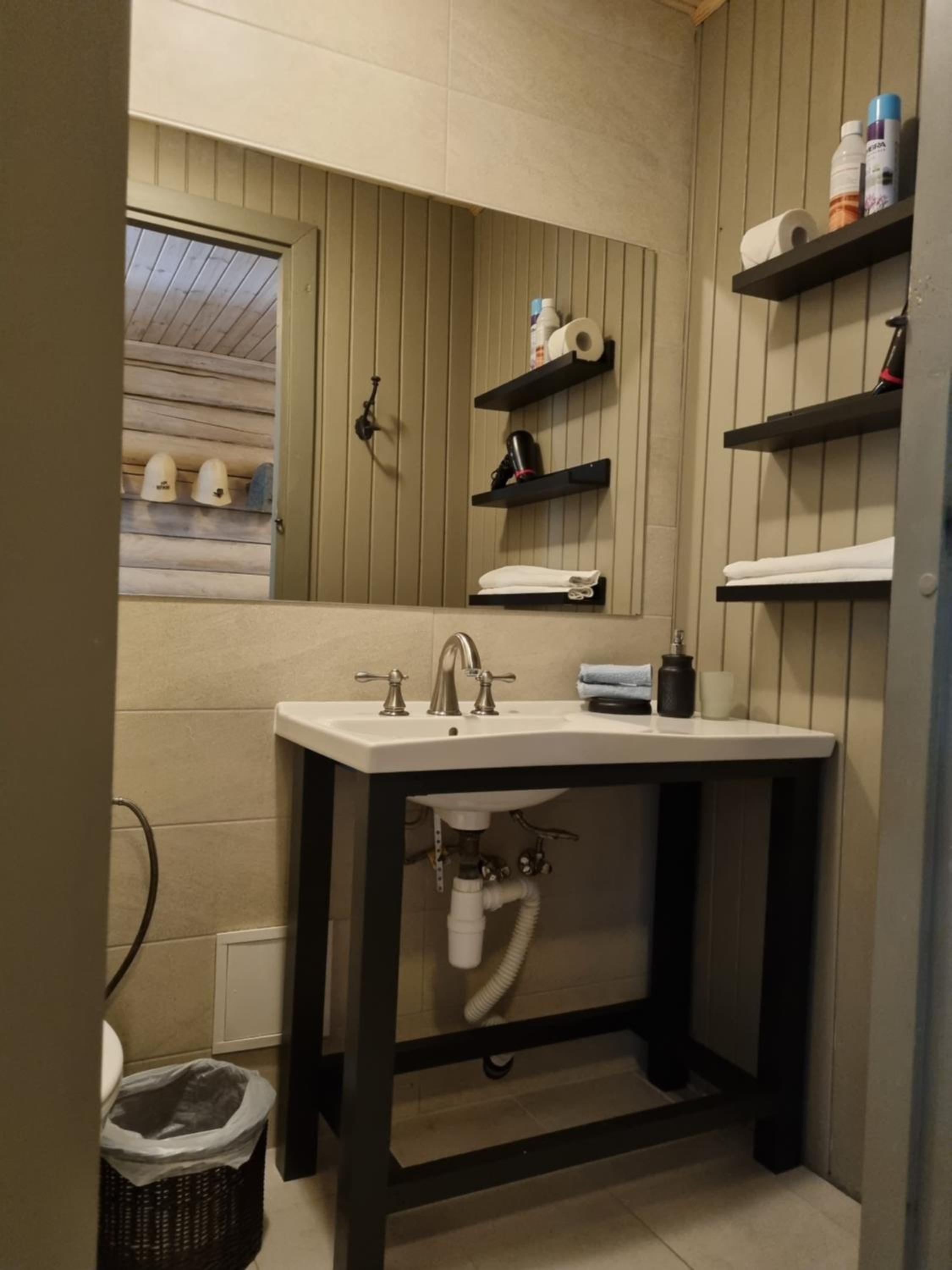 Three-Bedroom House - Photo 19
