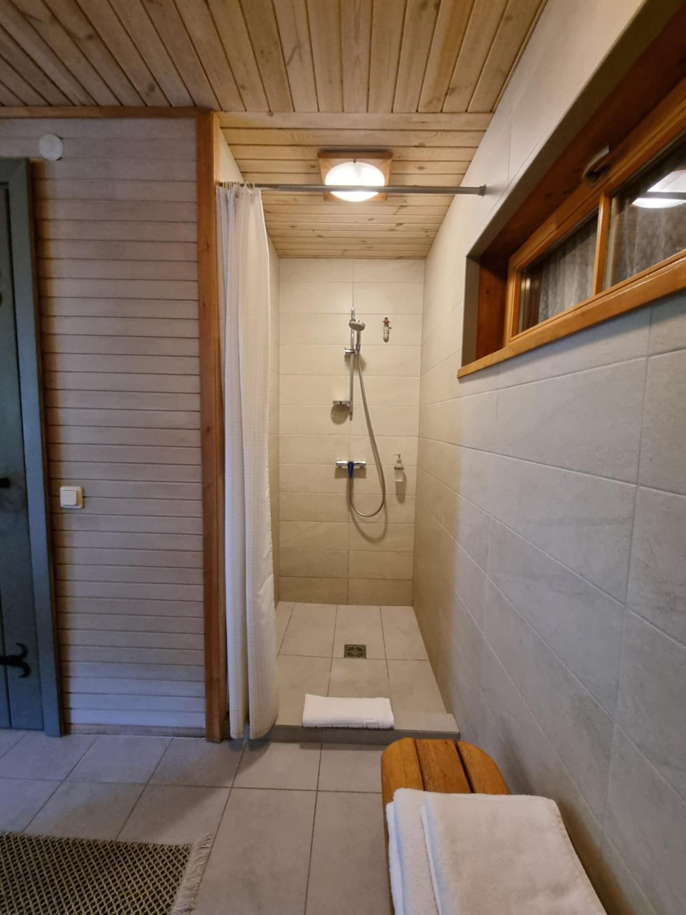 Three-Bedroom House - Photo 20
