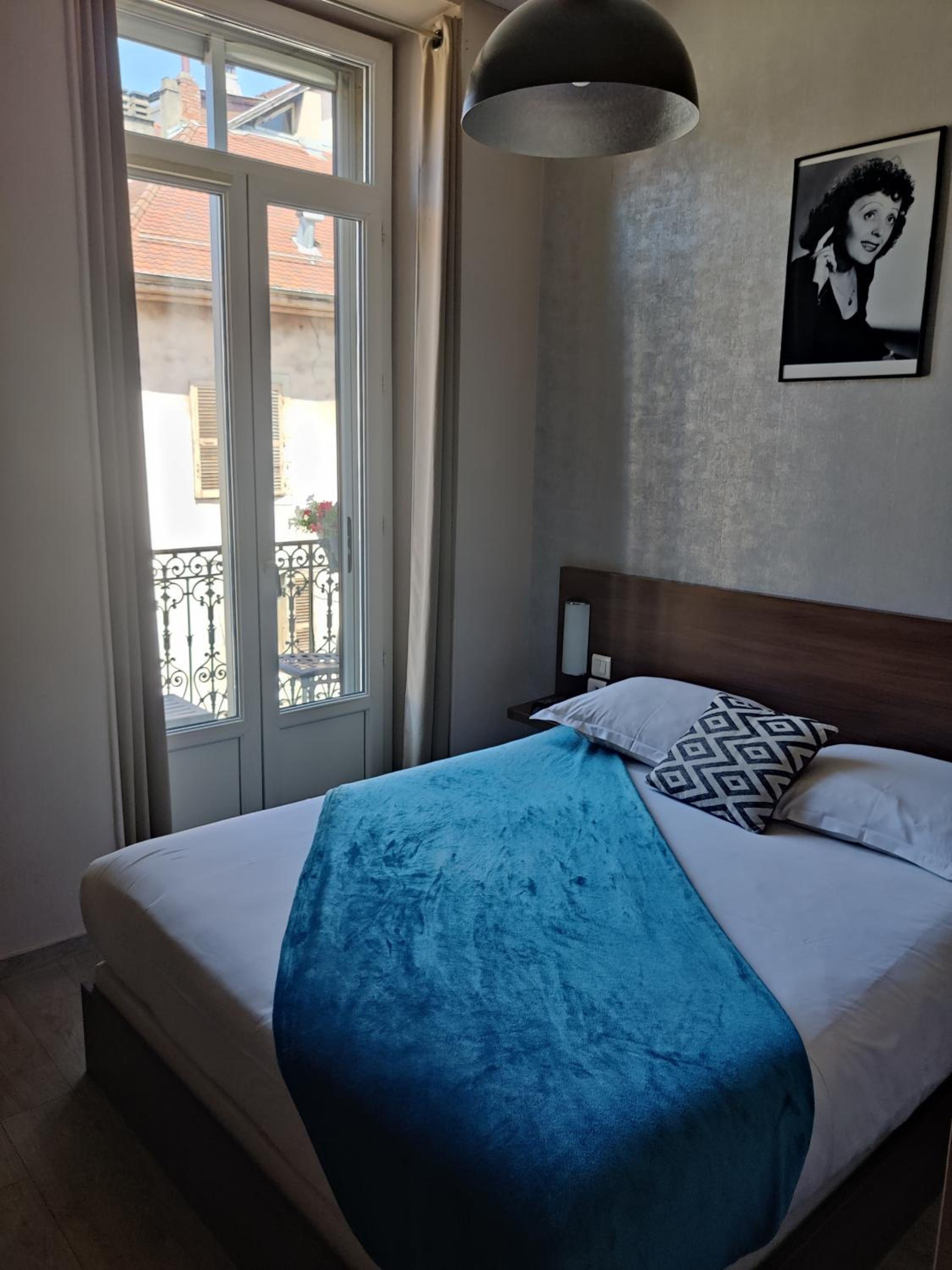 Double Room with Balcony - 39 ft² photo 2