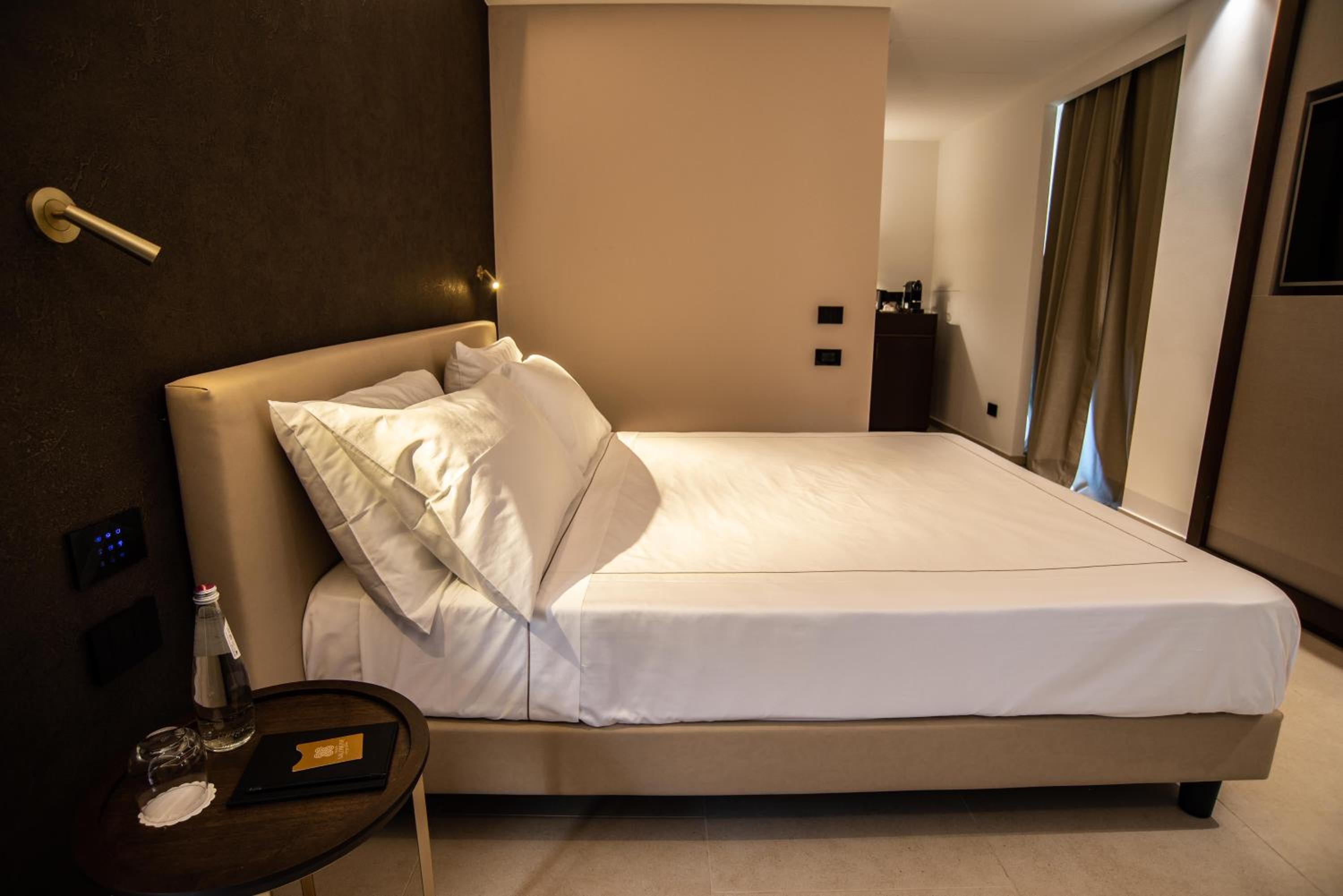 Standard Double Room - Photo 5