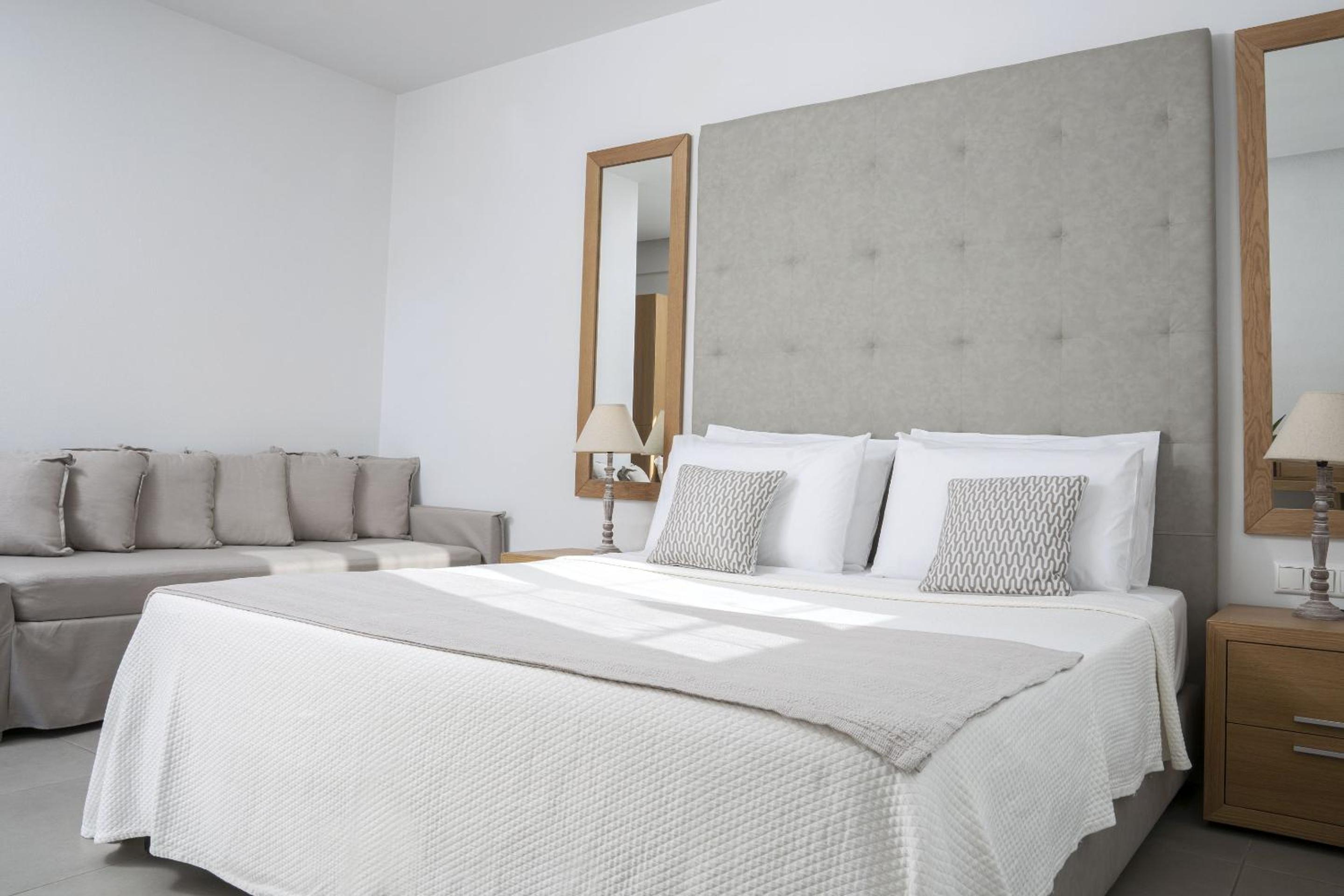 Triple Room with Sea View thumbnail 5