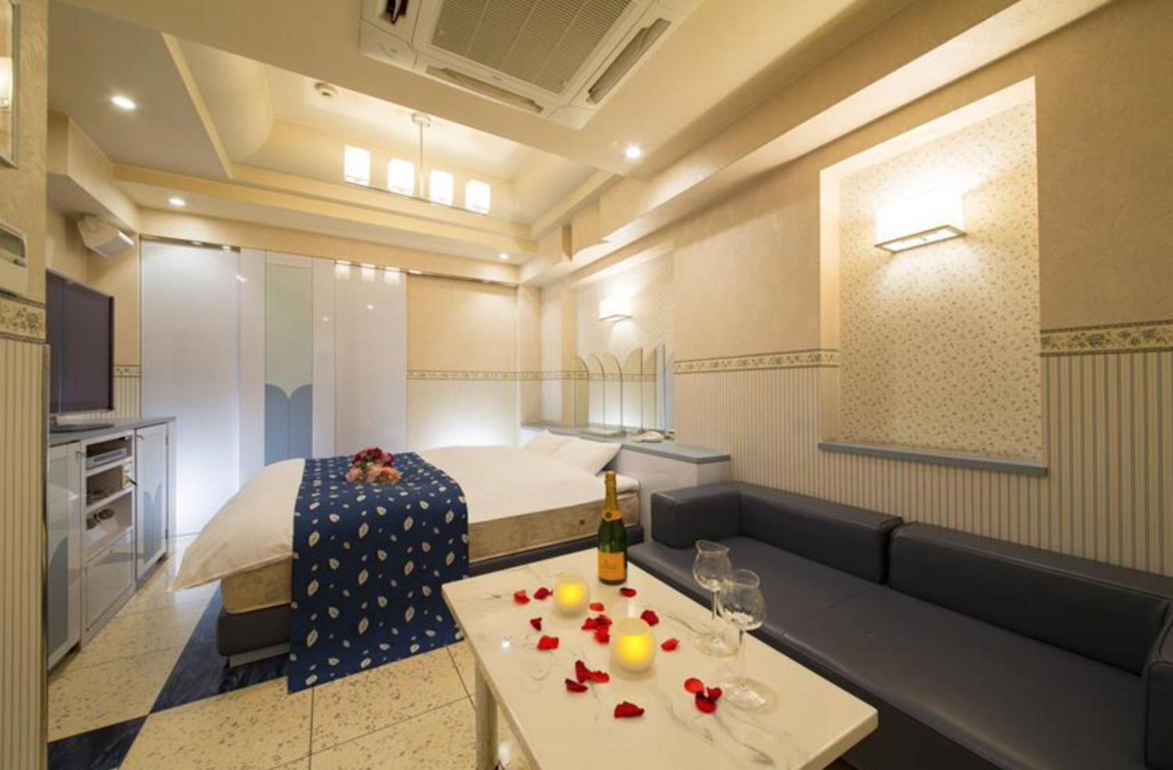 Double Room - Photo 3