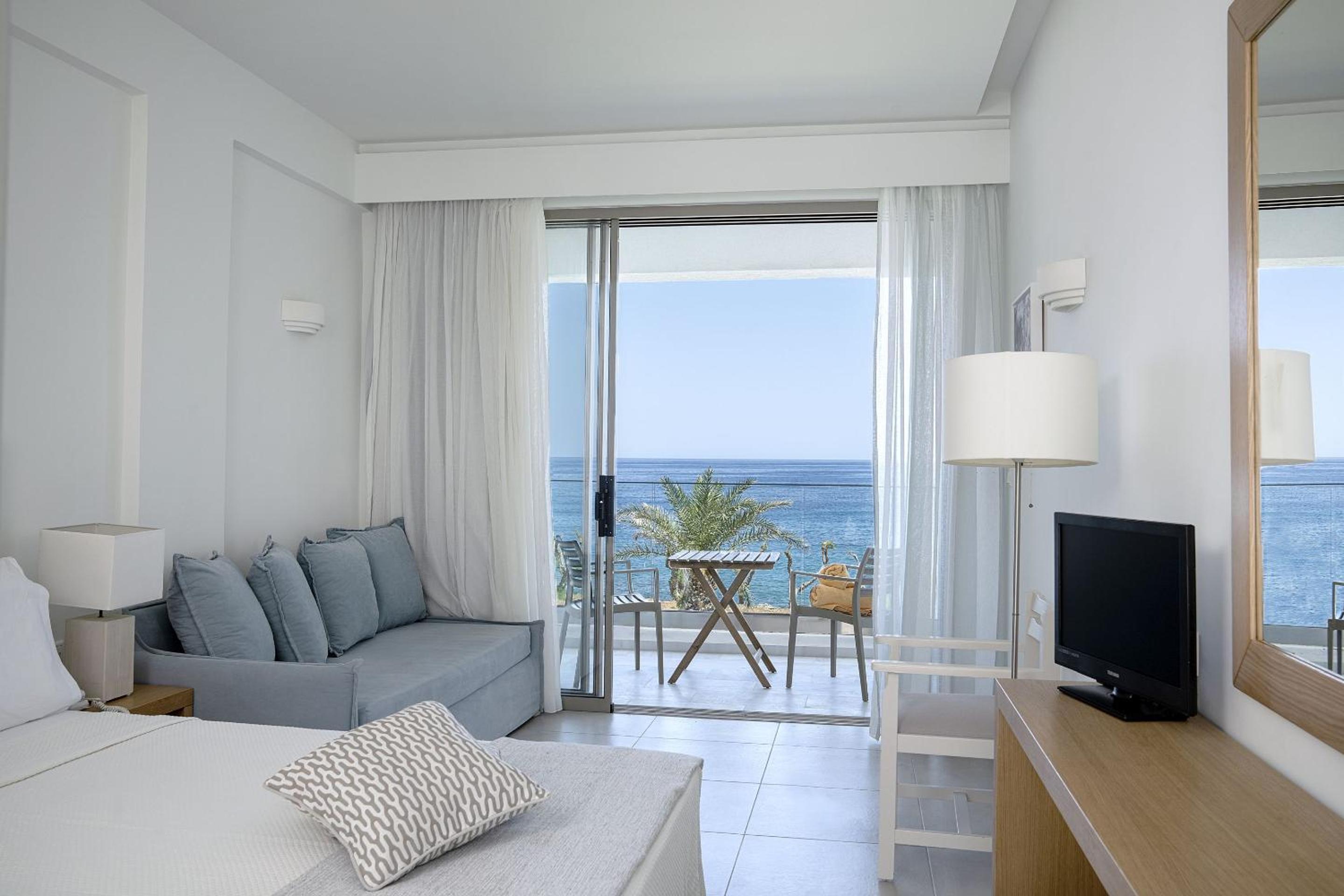 Superior Double or Twin Room with Sea Front
