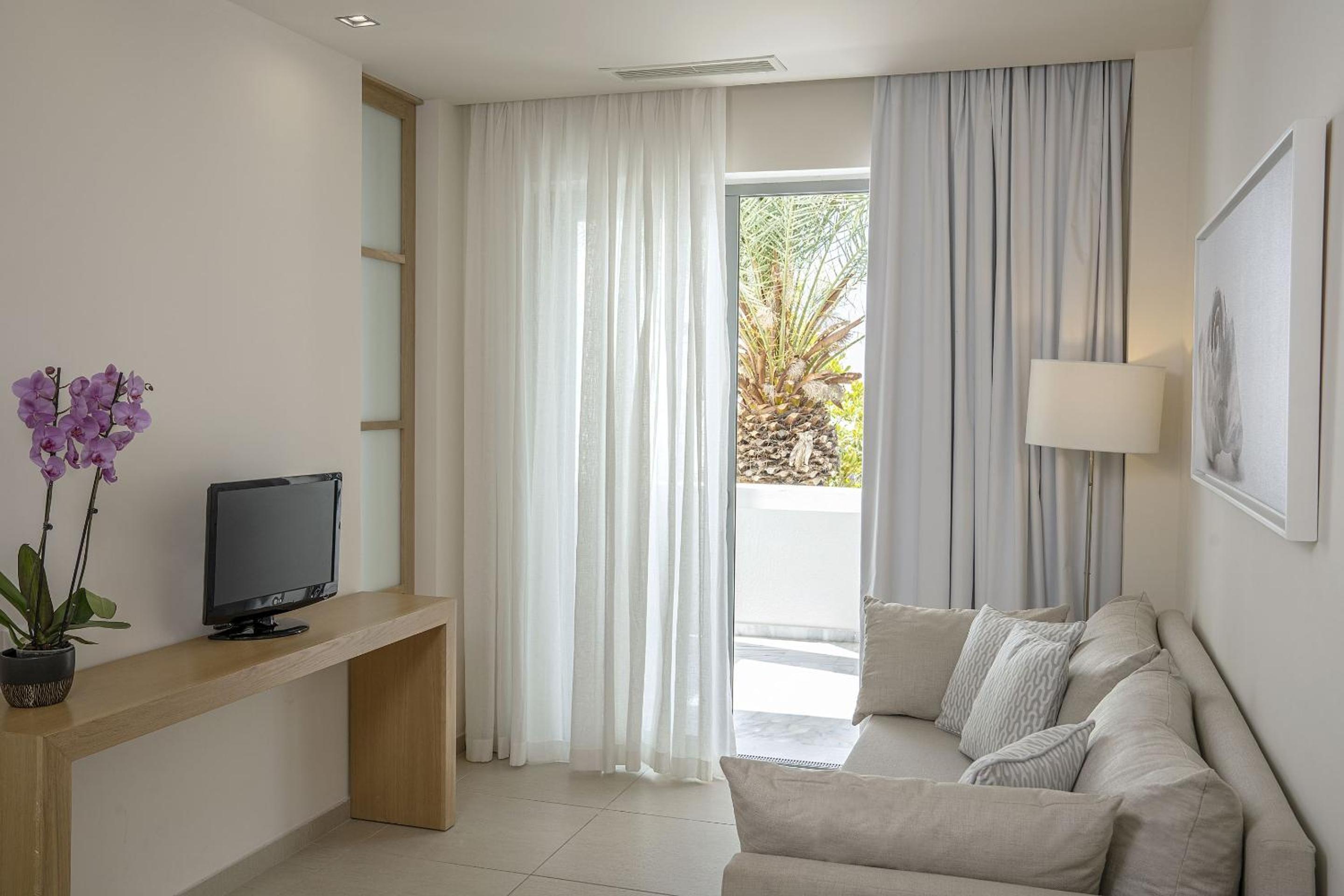 Family Room with Sea View