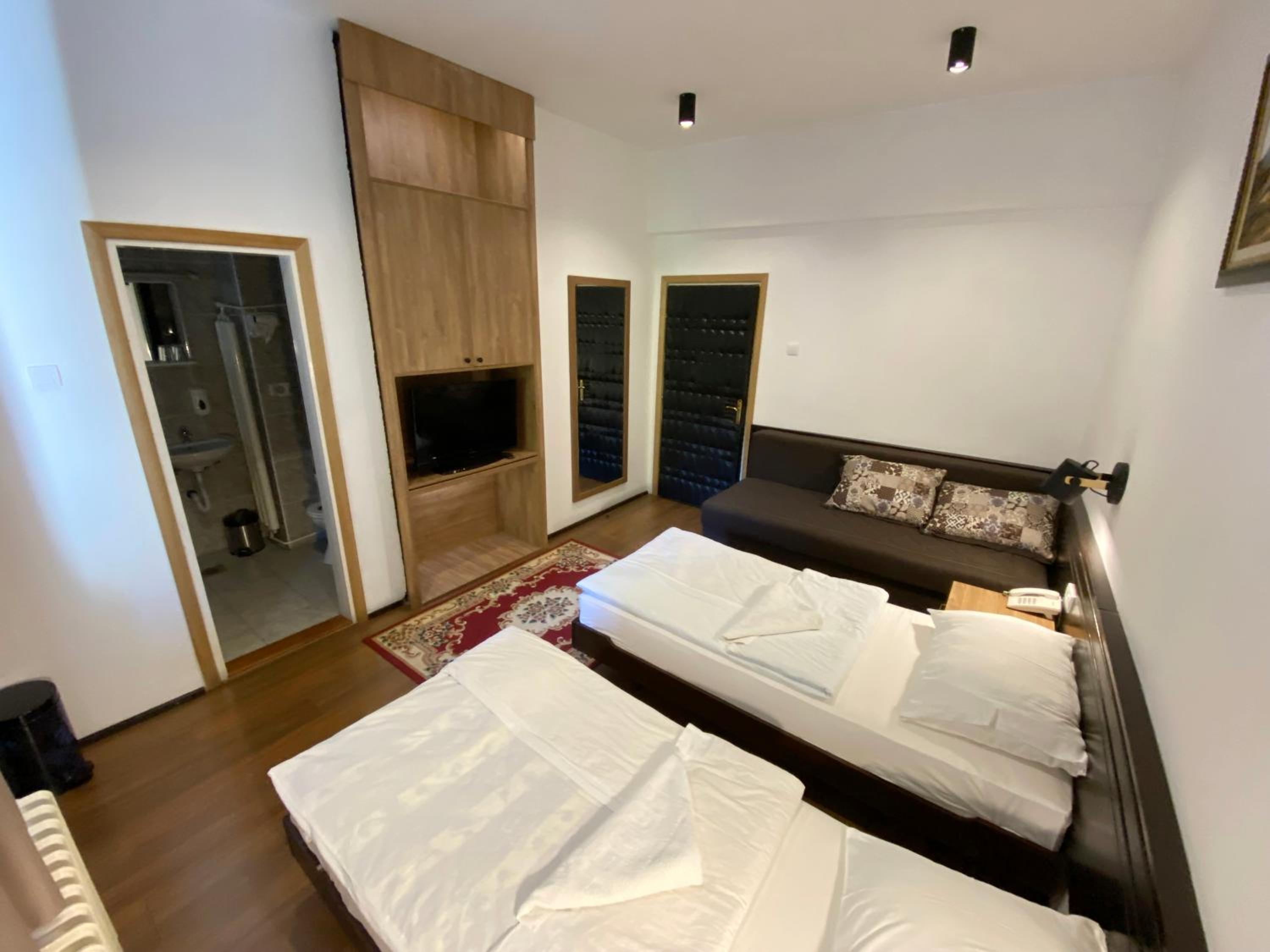 Twin Room with Balcony photo 3