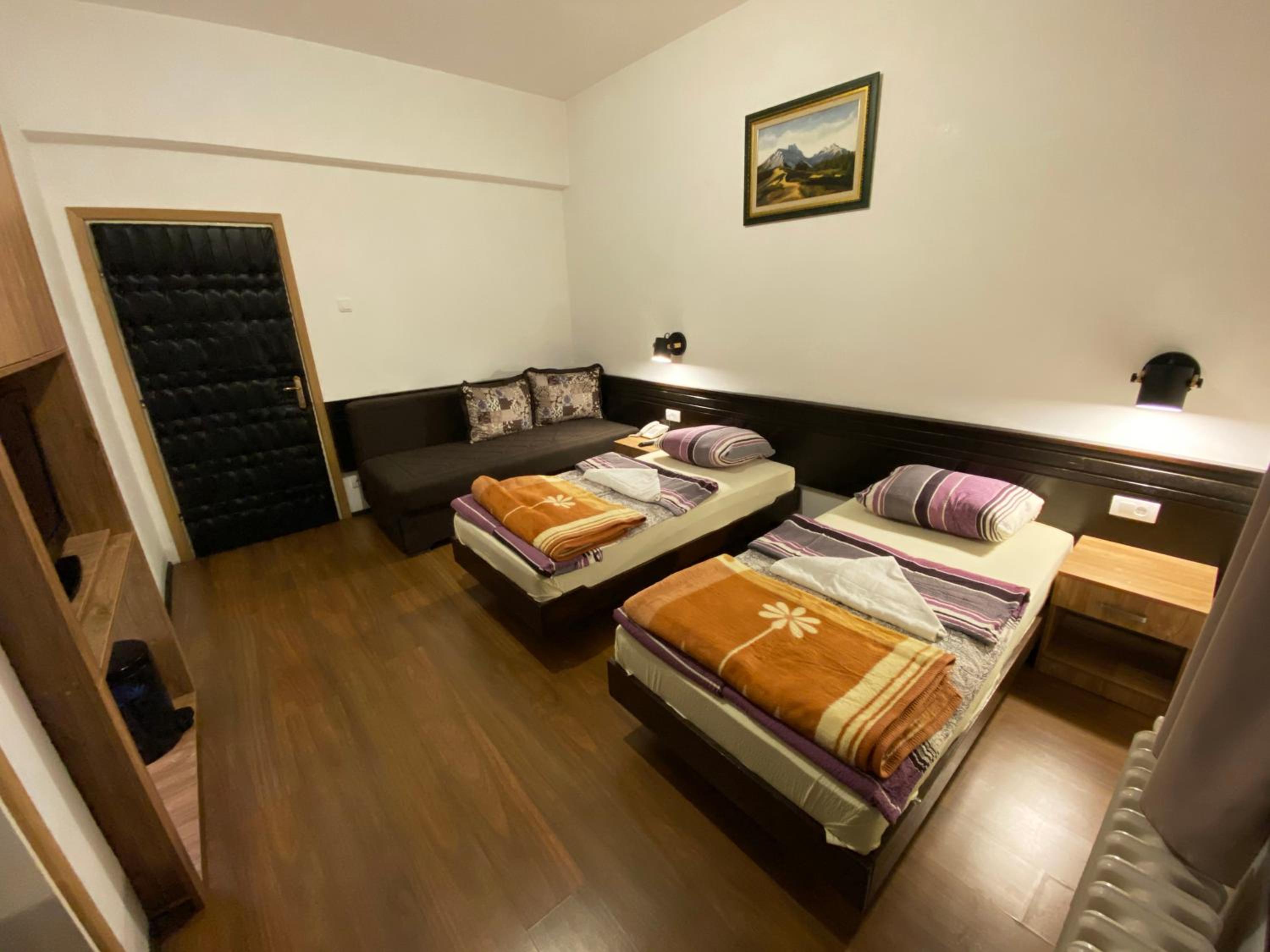 Twin Room with Balcony photo 2