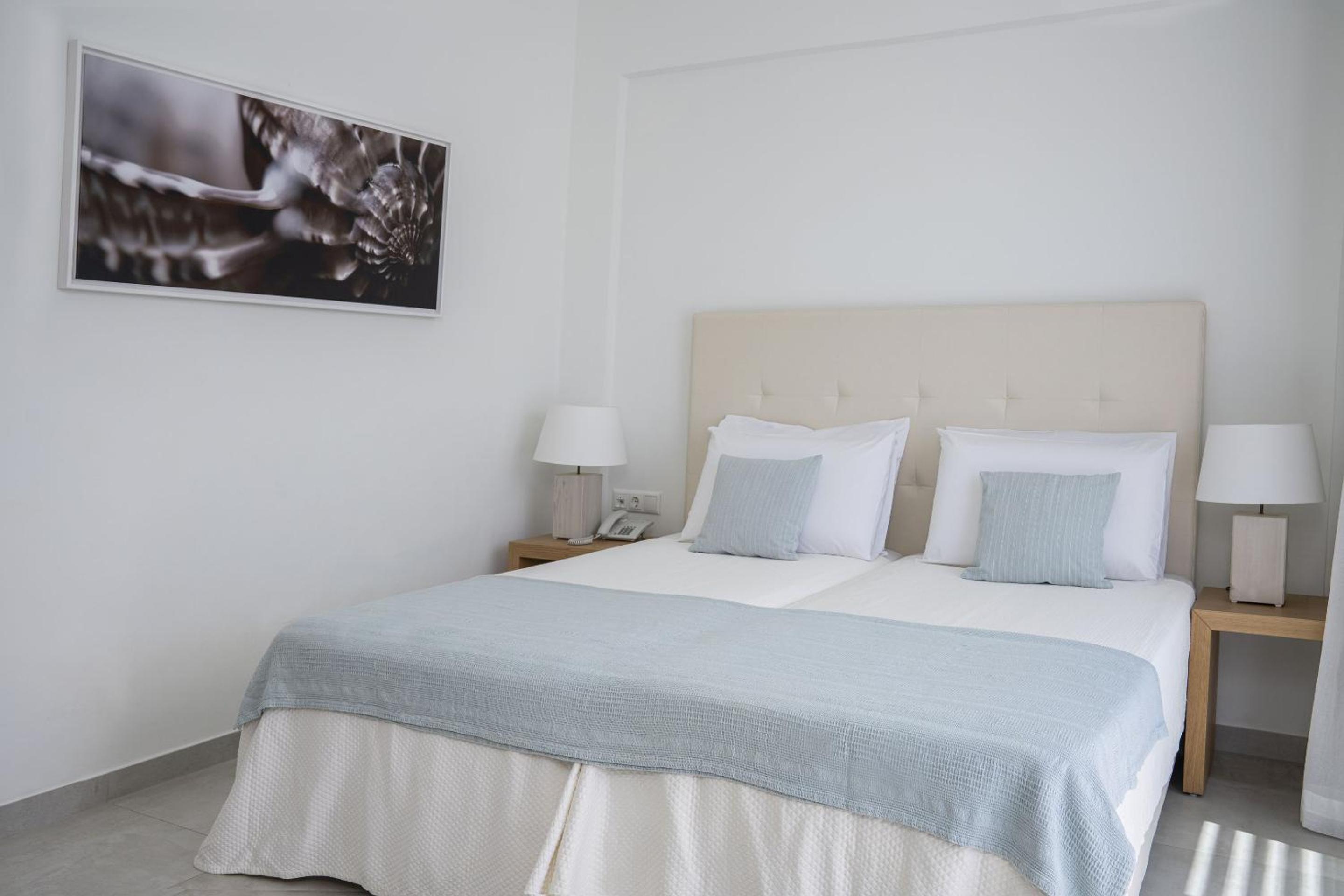 Quadruple Room with Garden View ( 2 Adults & 2 Children) thumbnail 5