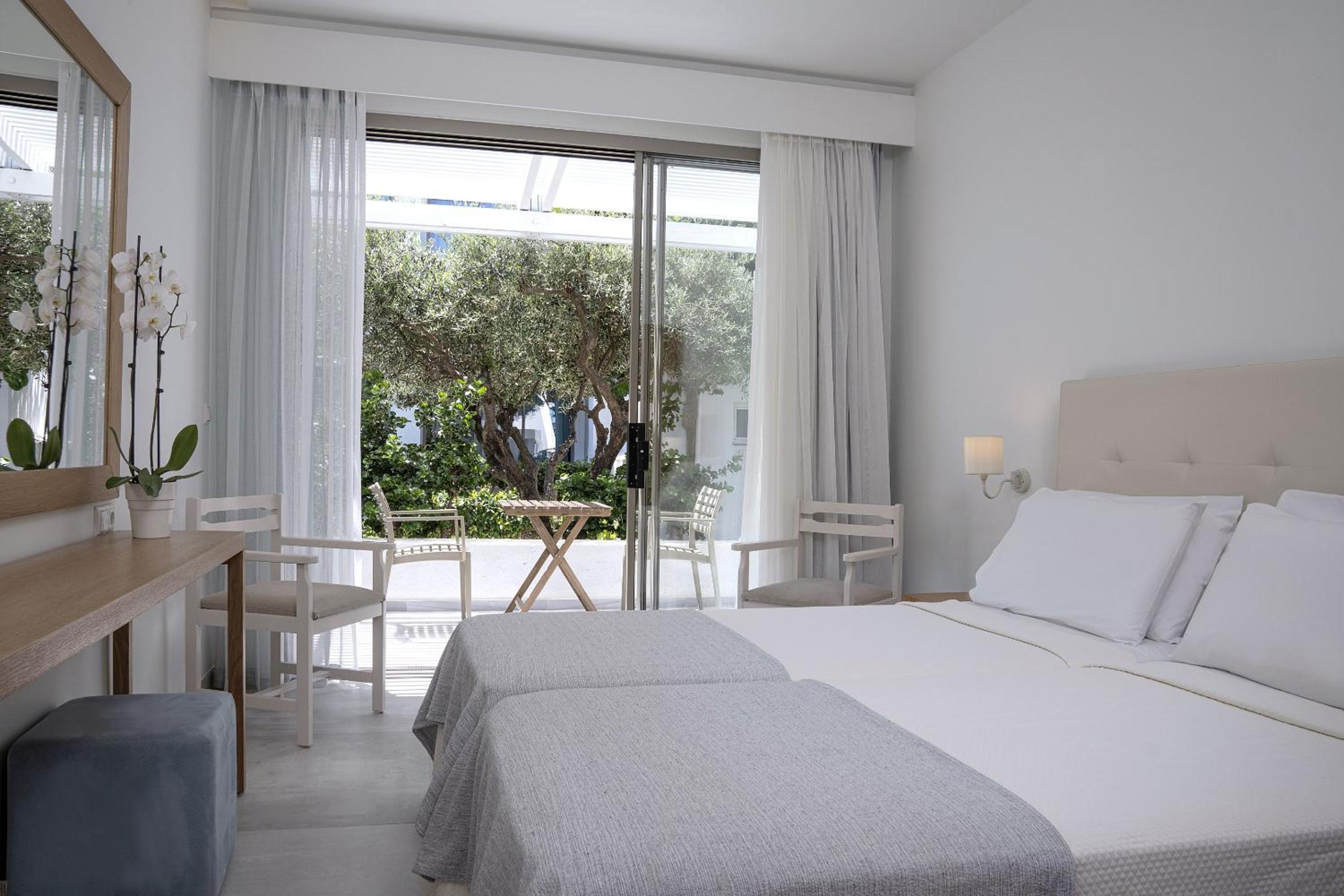 Triple Room with Garden View
