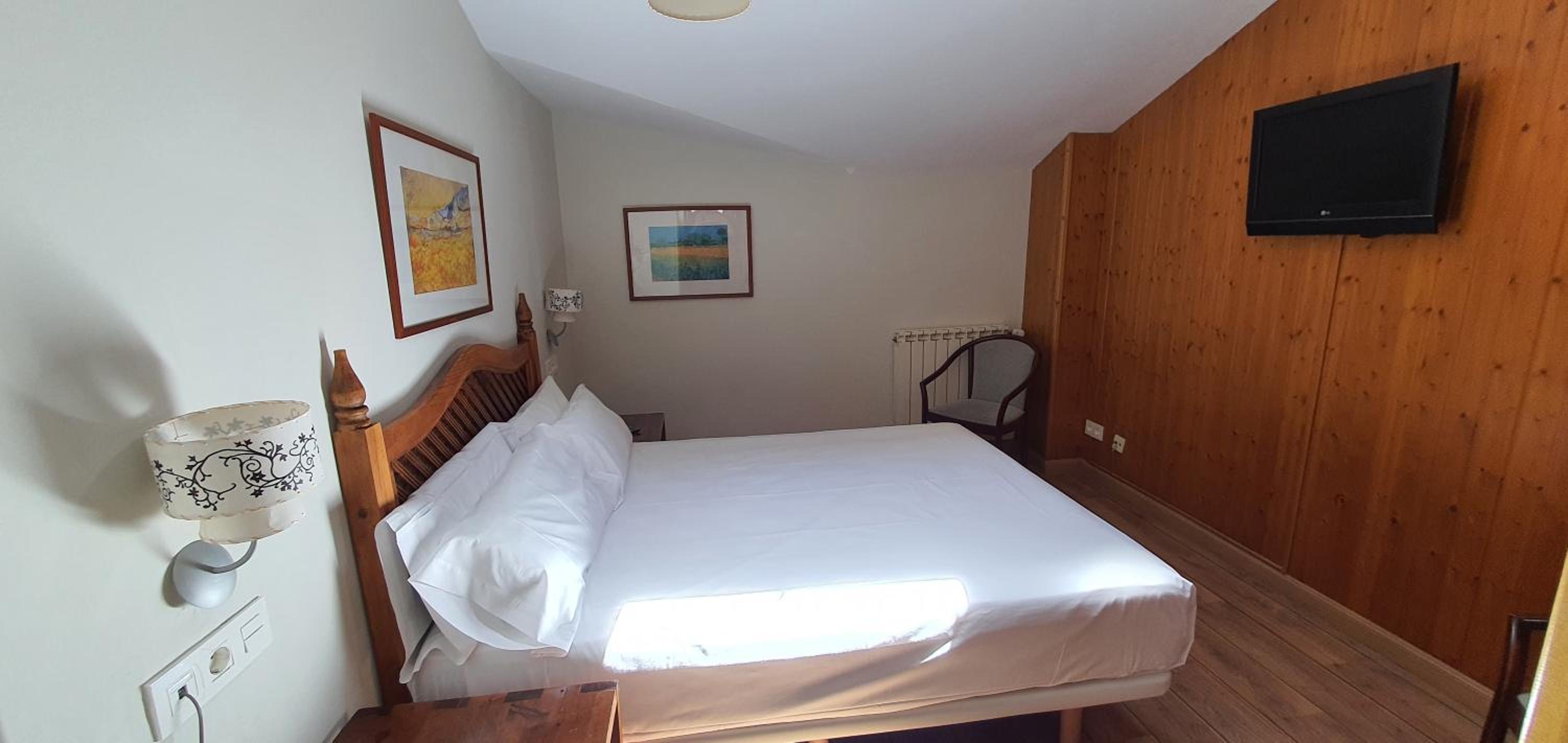 Economy Double Room photo 2