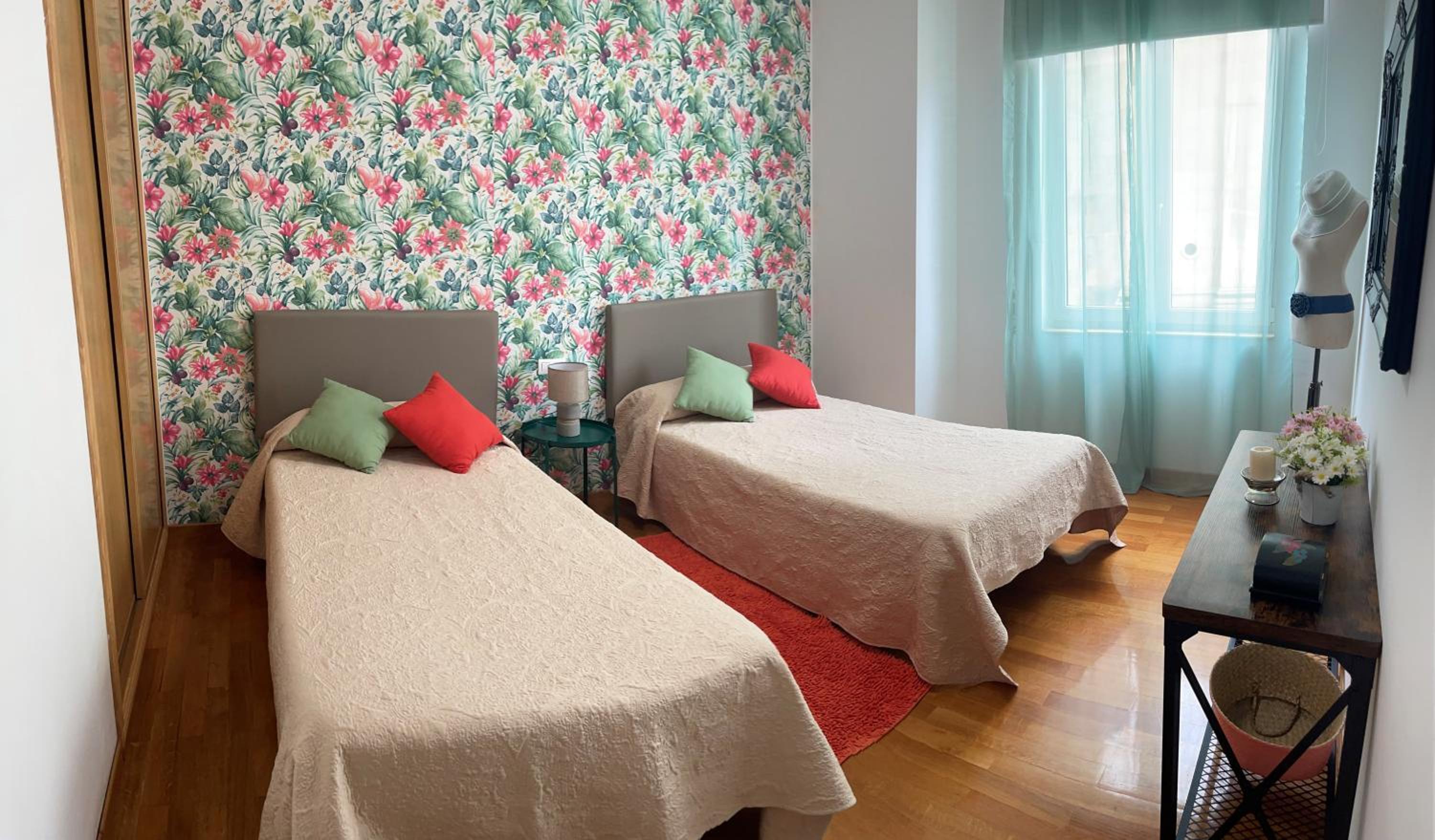 Three-Bedroom Apartment - Photo 10