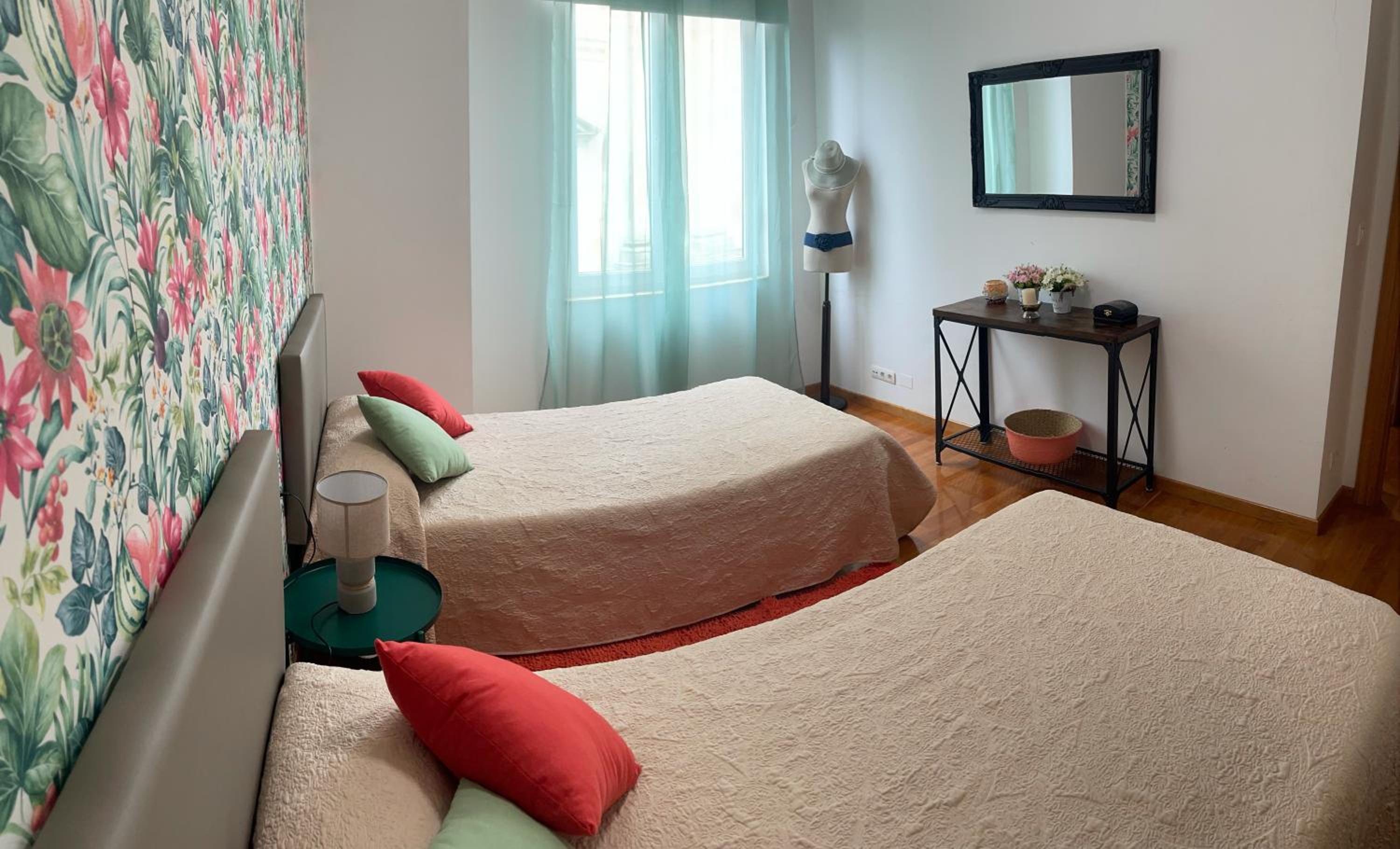 Three-Bedroom Apartment - Photo 9