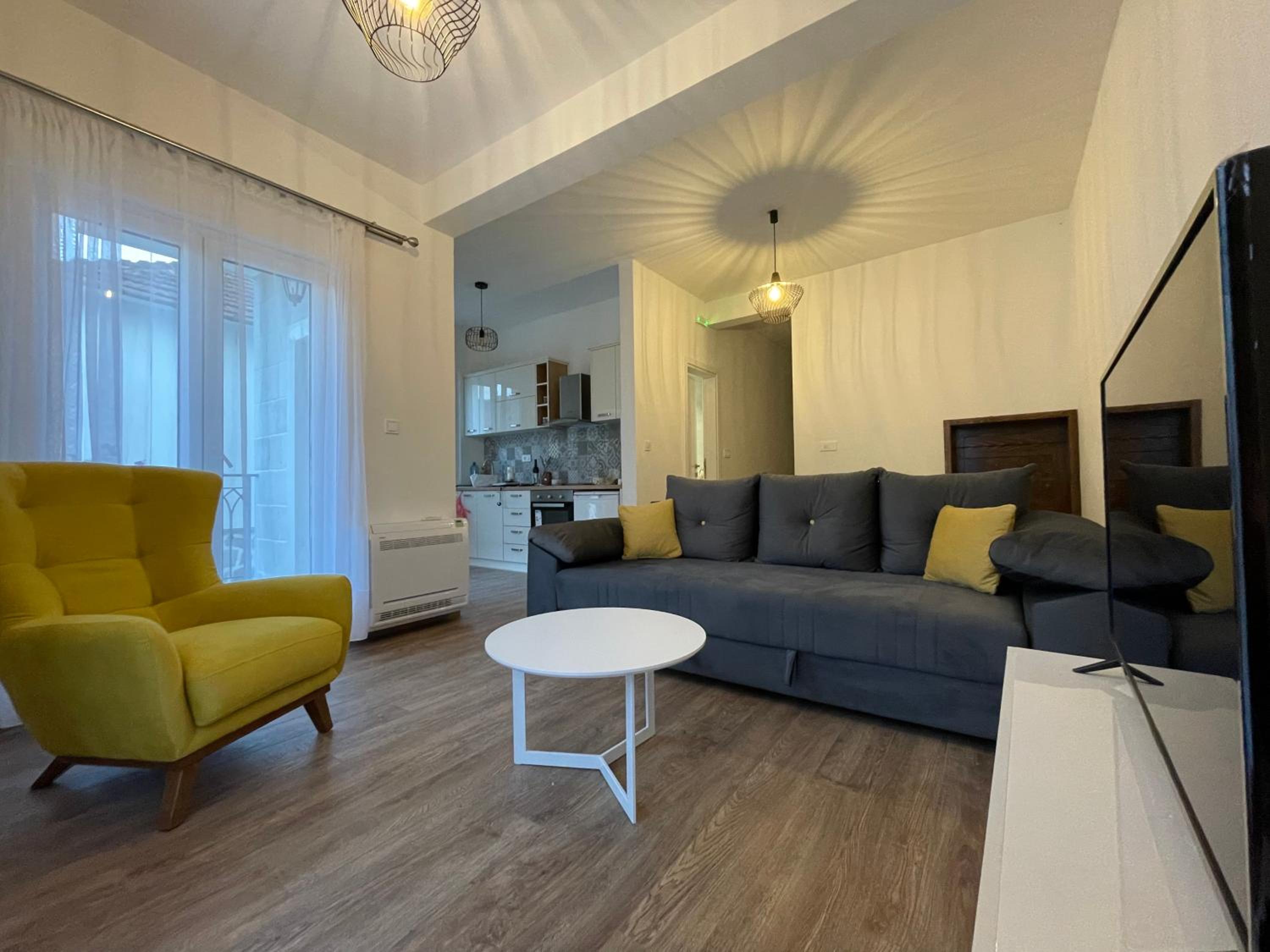 Apartment with Garden View