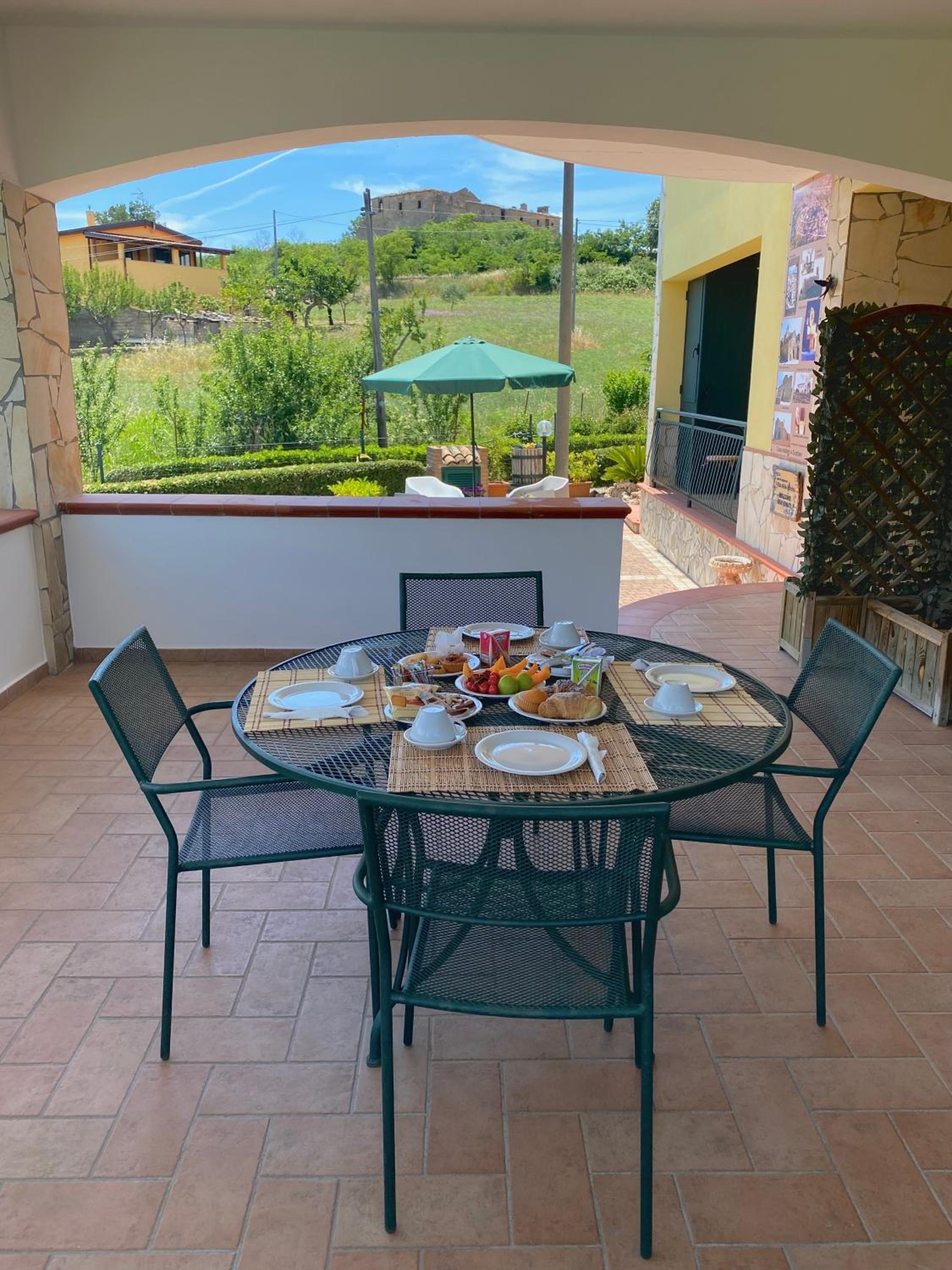 Family Room with Terrace photo 3