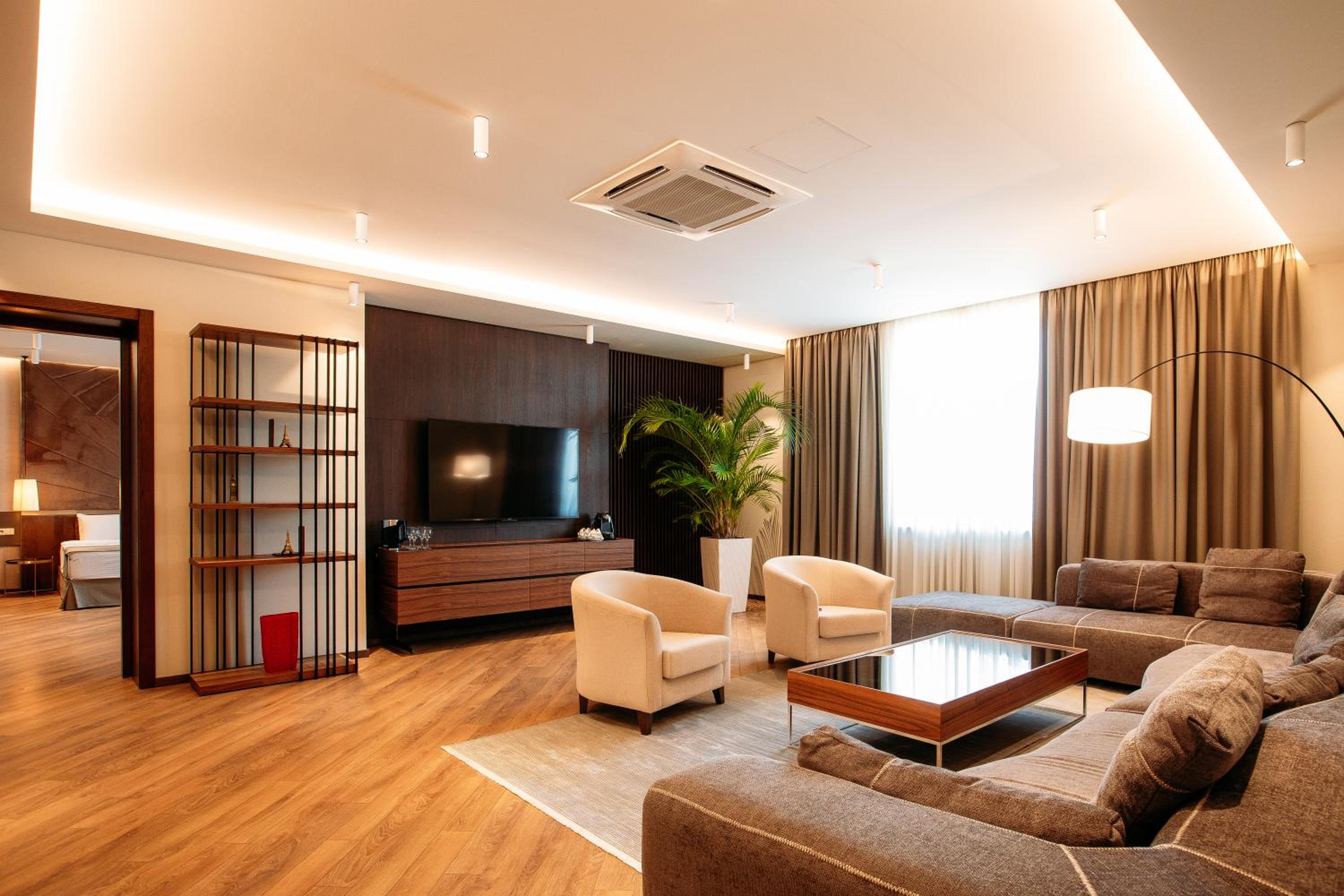Superior Suite - Photo 1