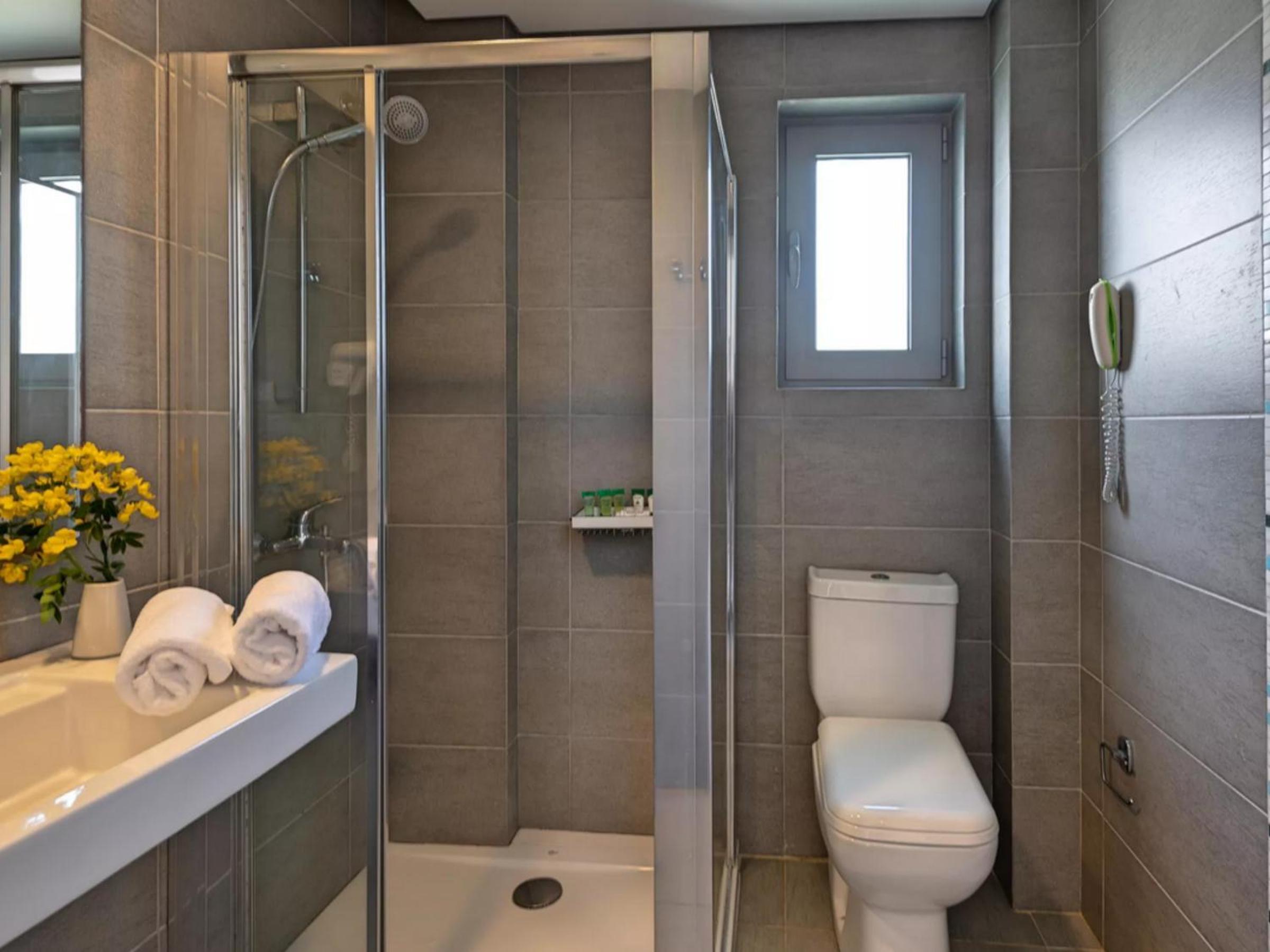Quadruple Room with Garden View ( 2 Adults & 2 Children)