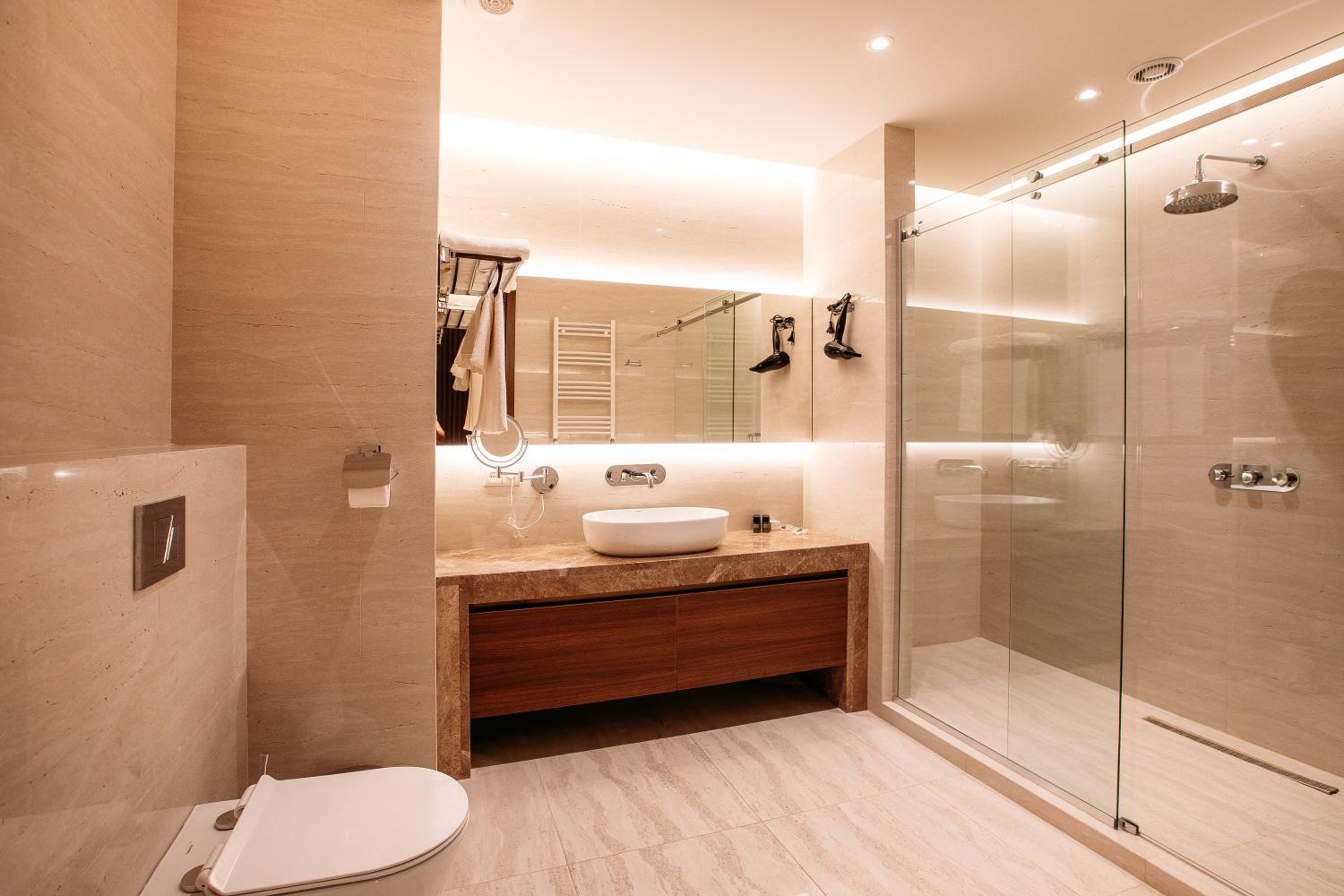 Superior Suite - Photo 2
