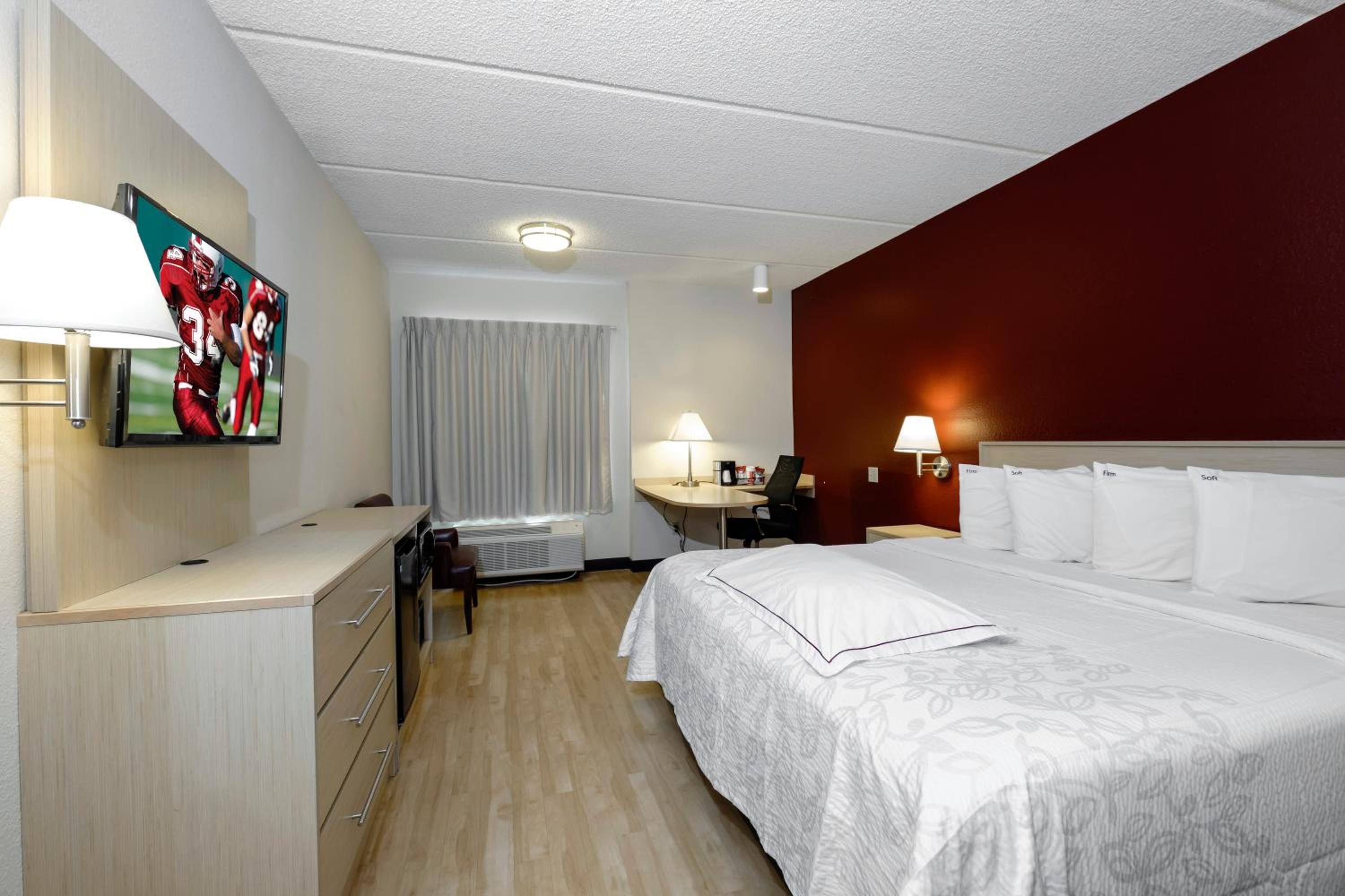 Premium King Room Smoke Free (Upgraded Bedding and Snack Box) - Photo 4