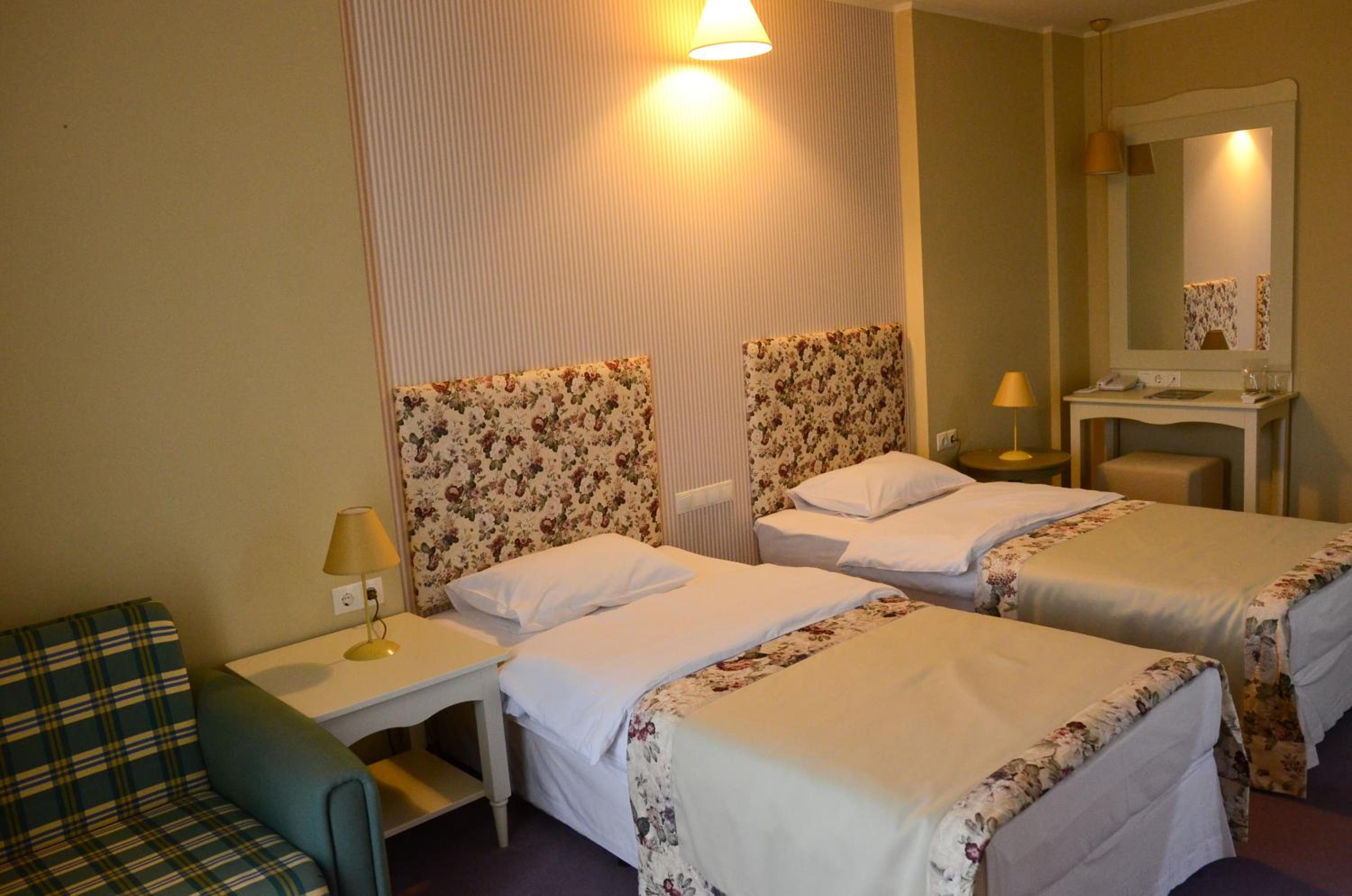 Twin Room - Photo 4