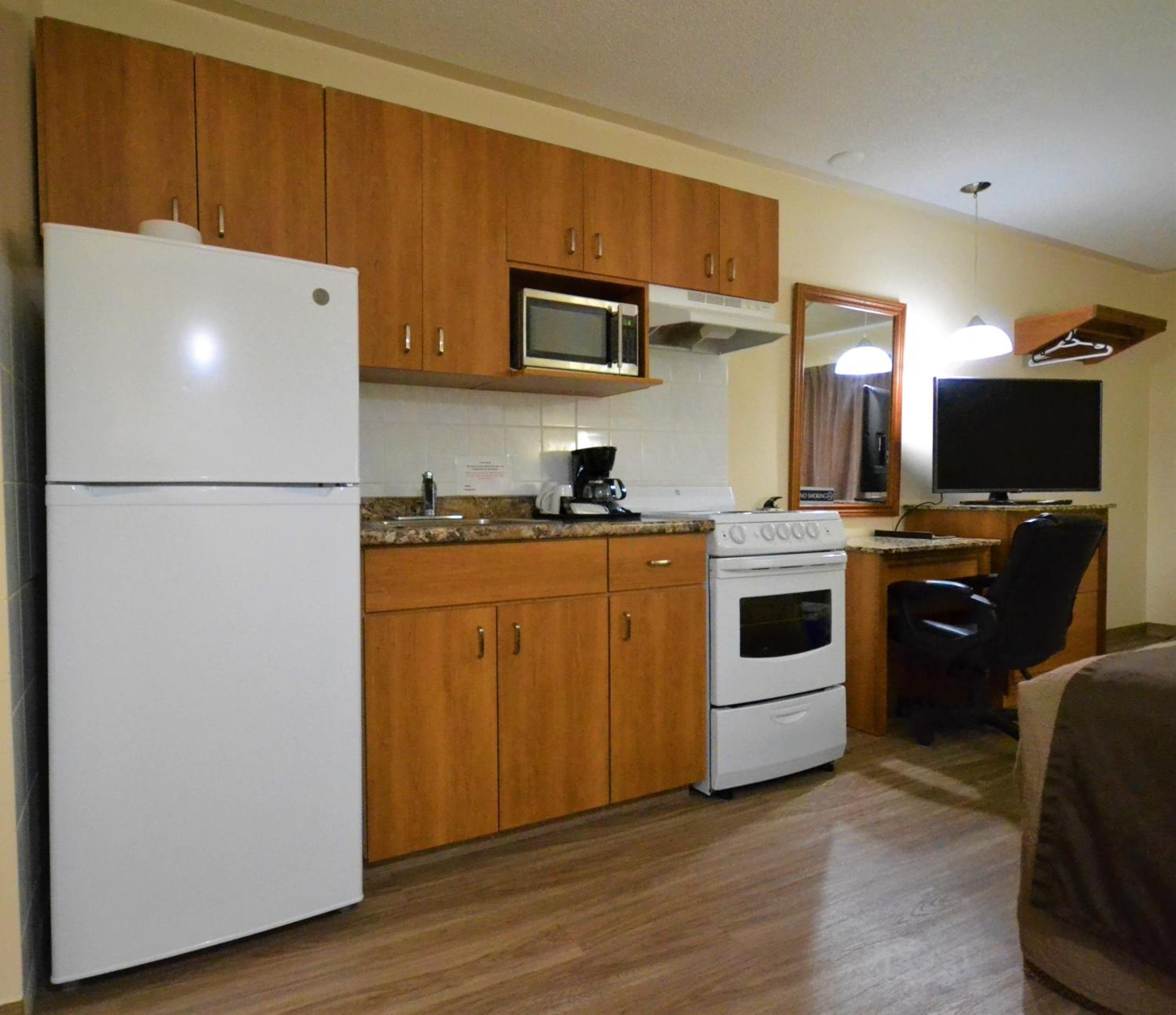 Deluxe Double Room with Two Double Beds - Photo 3