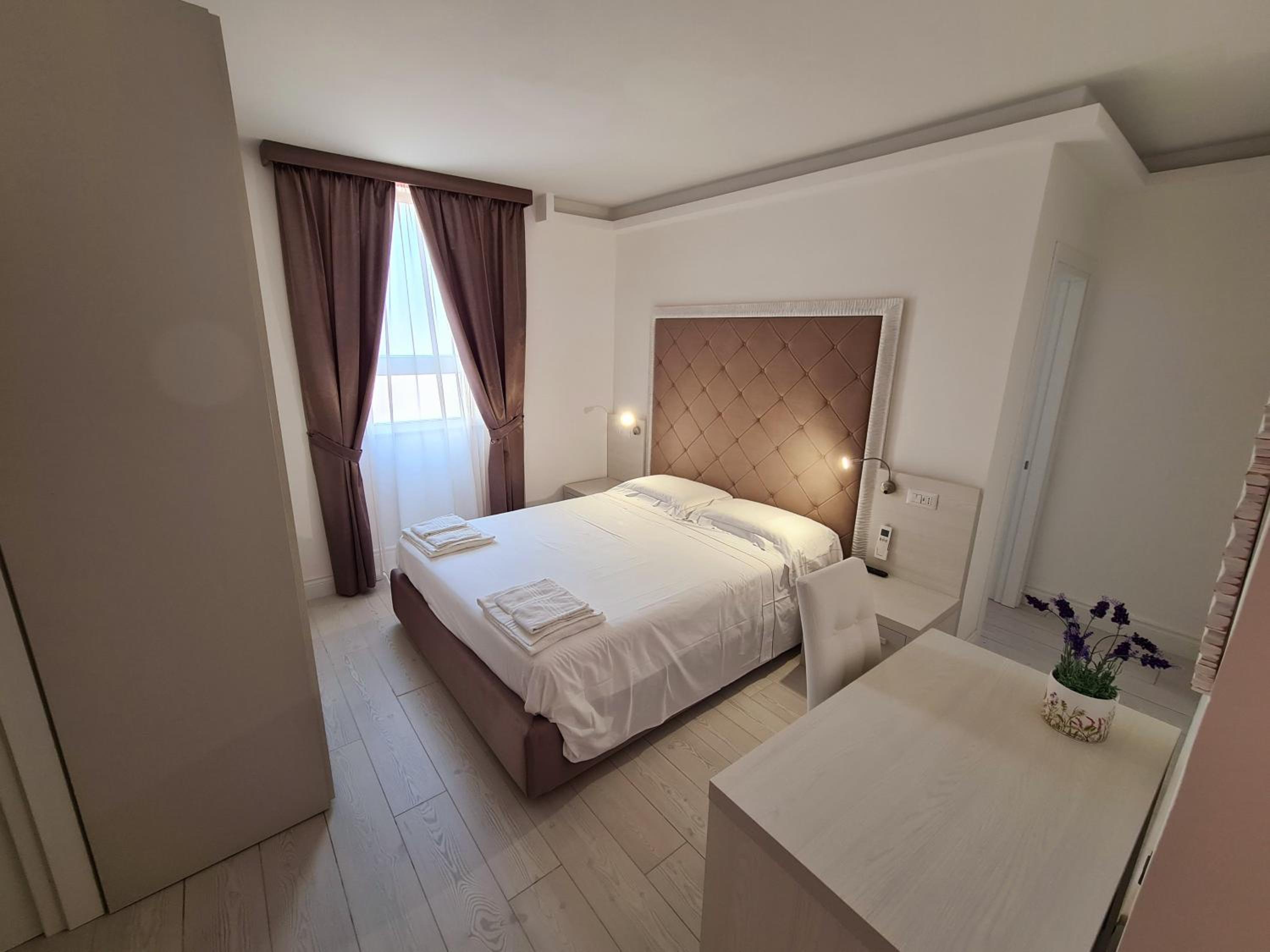 Superior Double Room - Photo 1