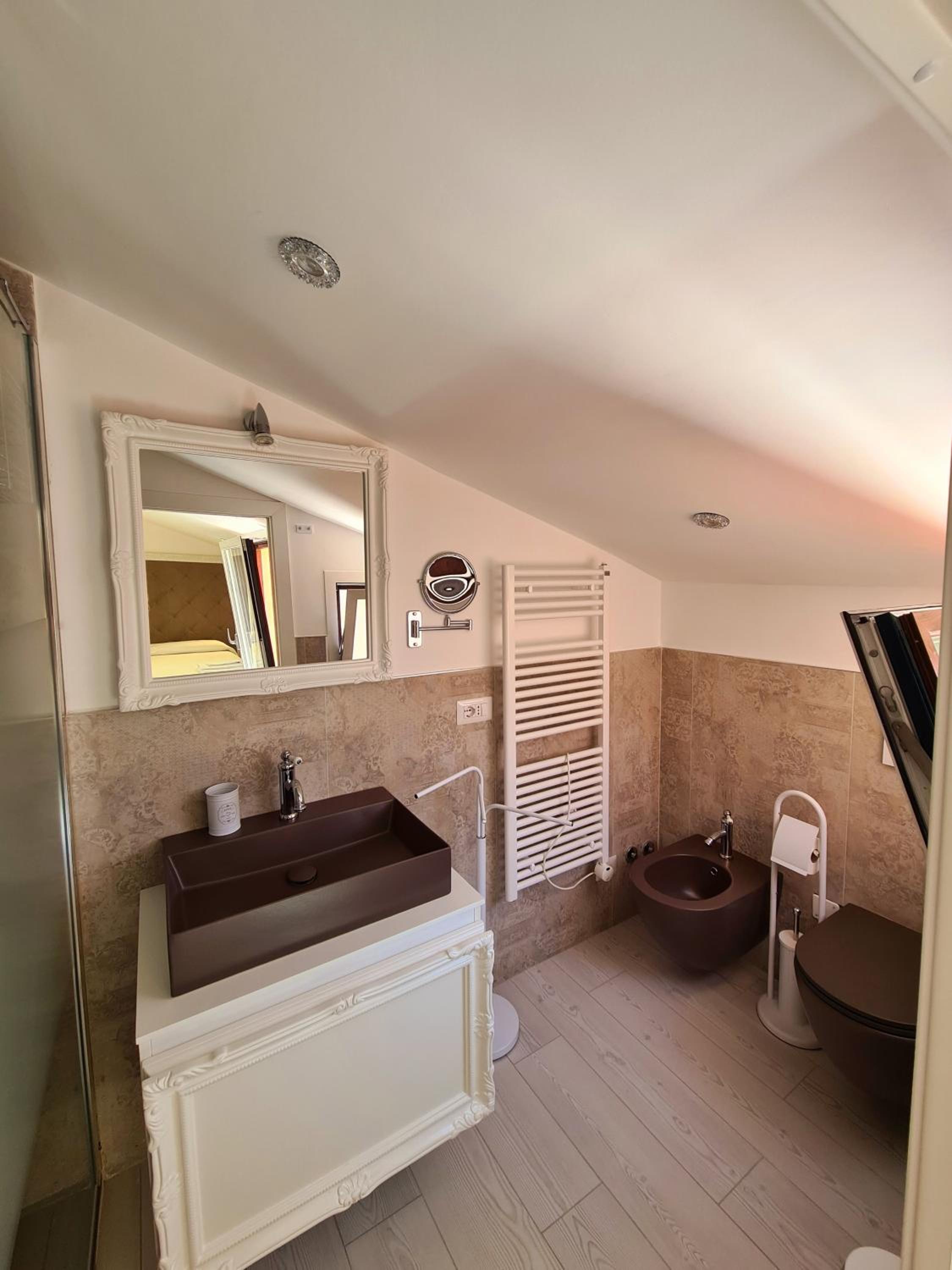 Superior Double Room - Photo 11