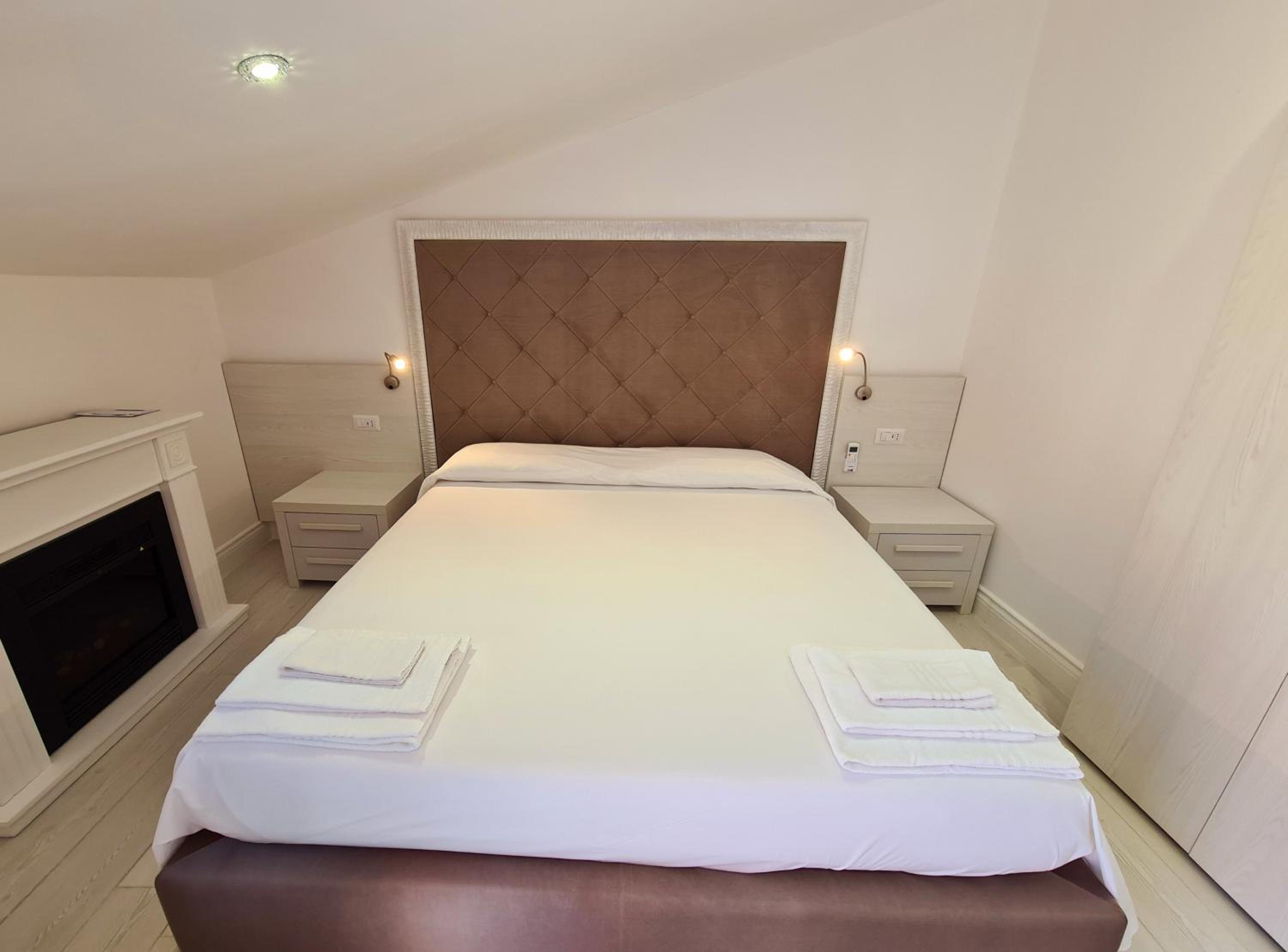 Superior Double Room - Photo 12