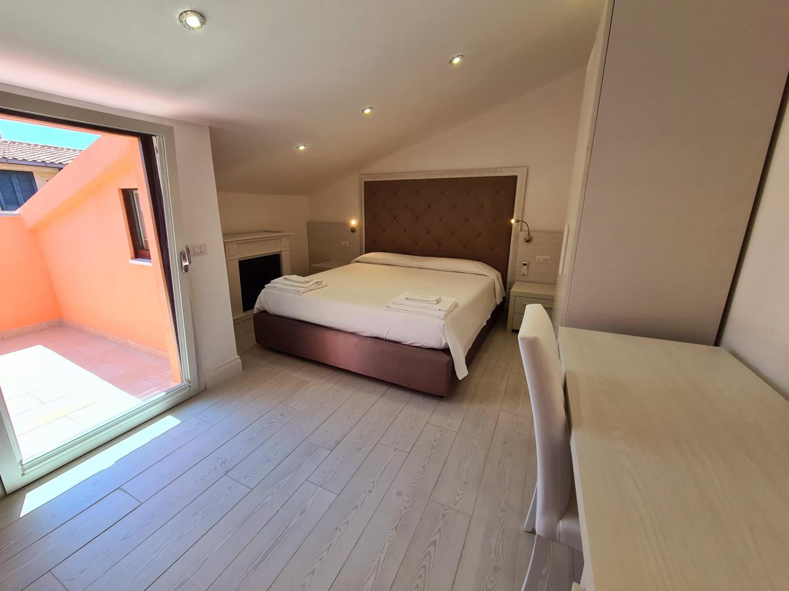 Superior Double Room - Photo 13