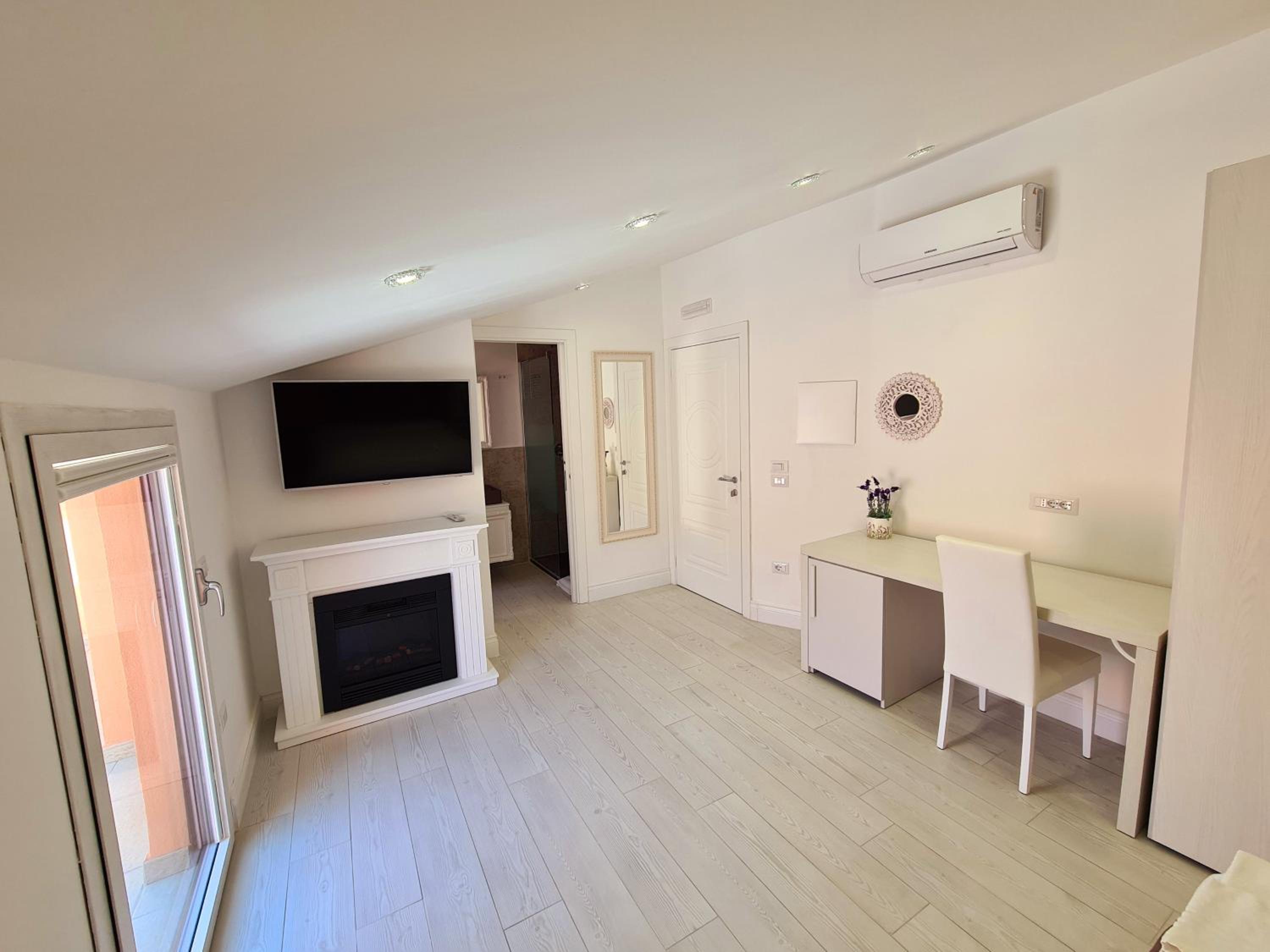 Superior Double Room - Photo 4