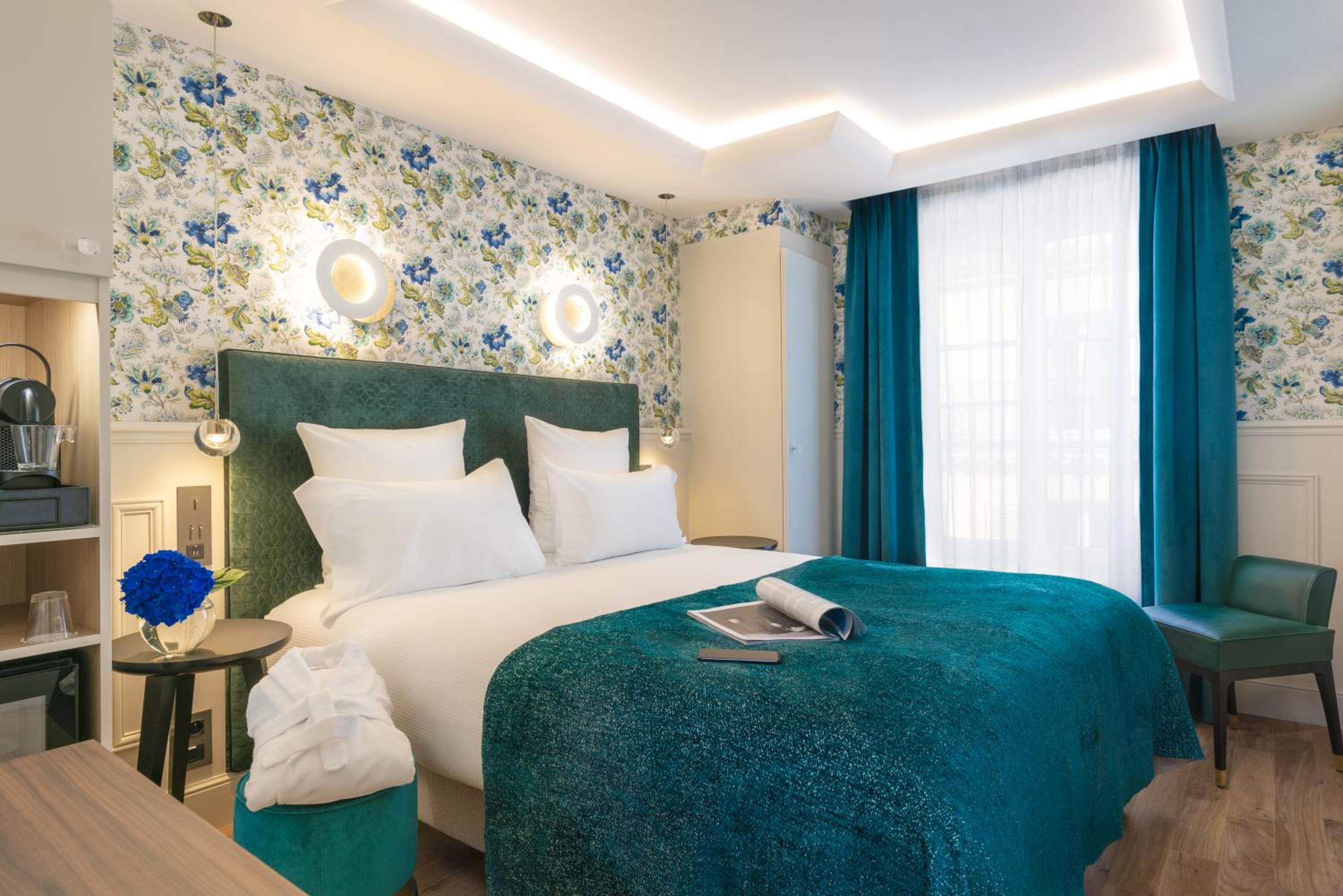 Standard Single Room with Double Bed photo 3