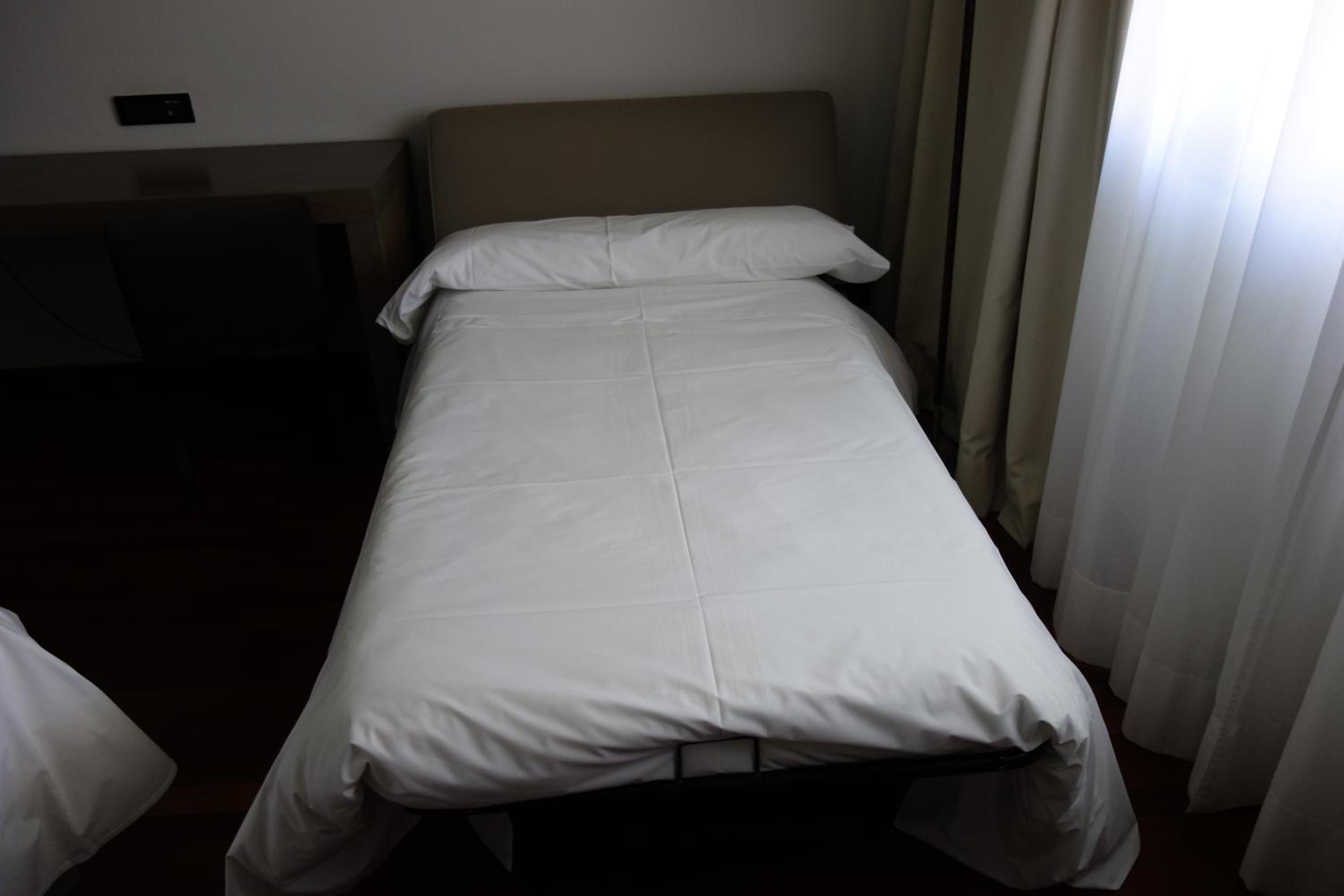 Standar Double Room (2 Adutls+1 Child) - Photo 26