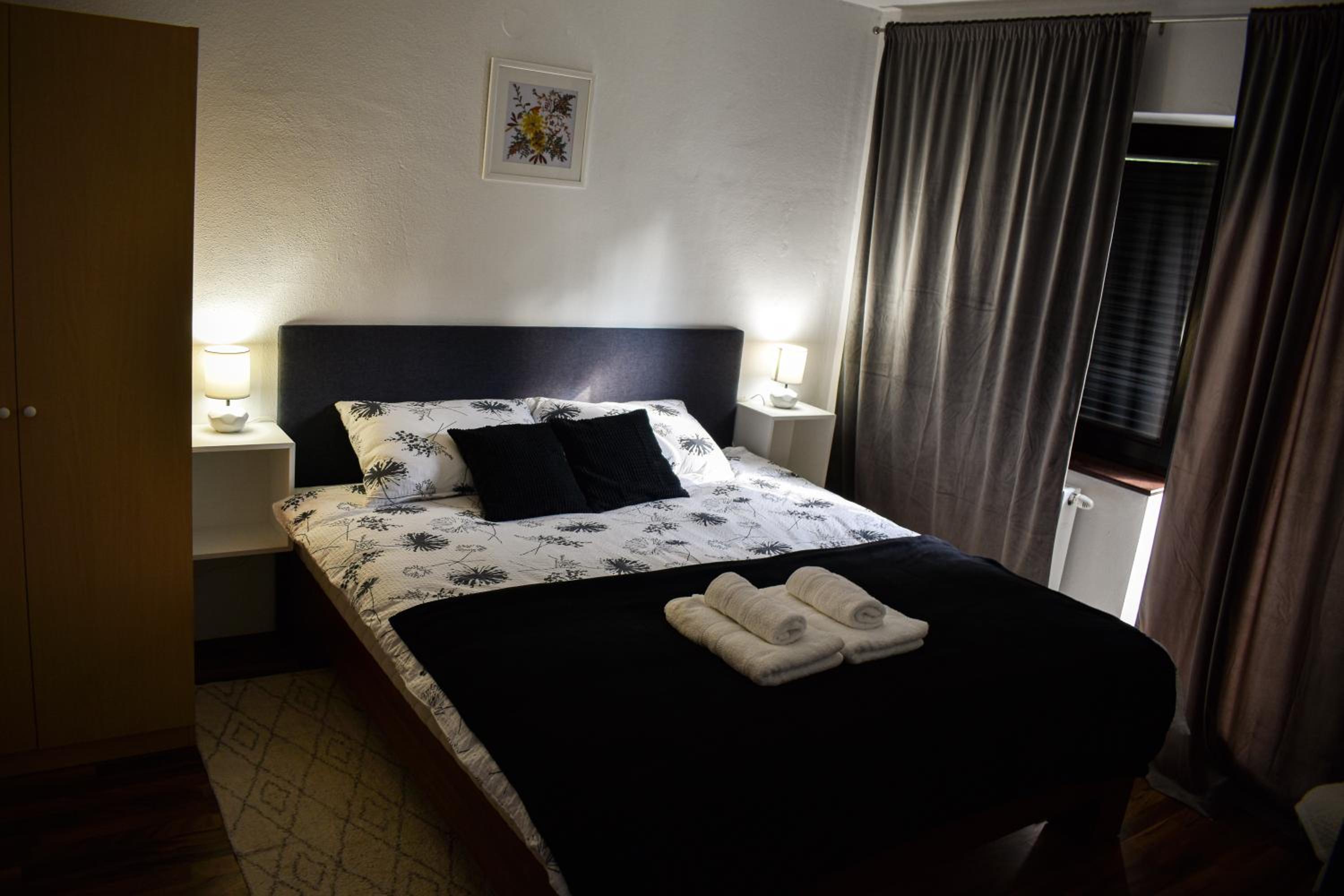 Two-Bedroom Apartment - Photo 21