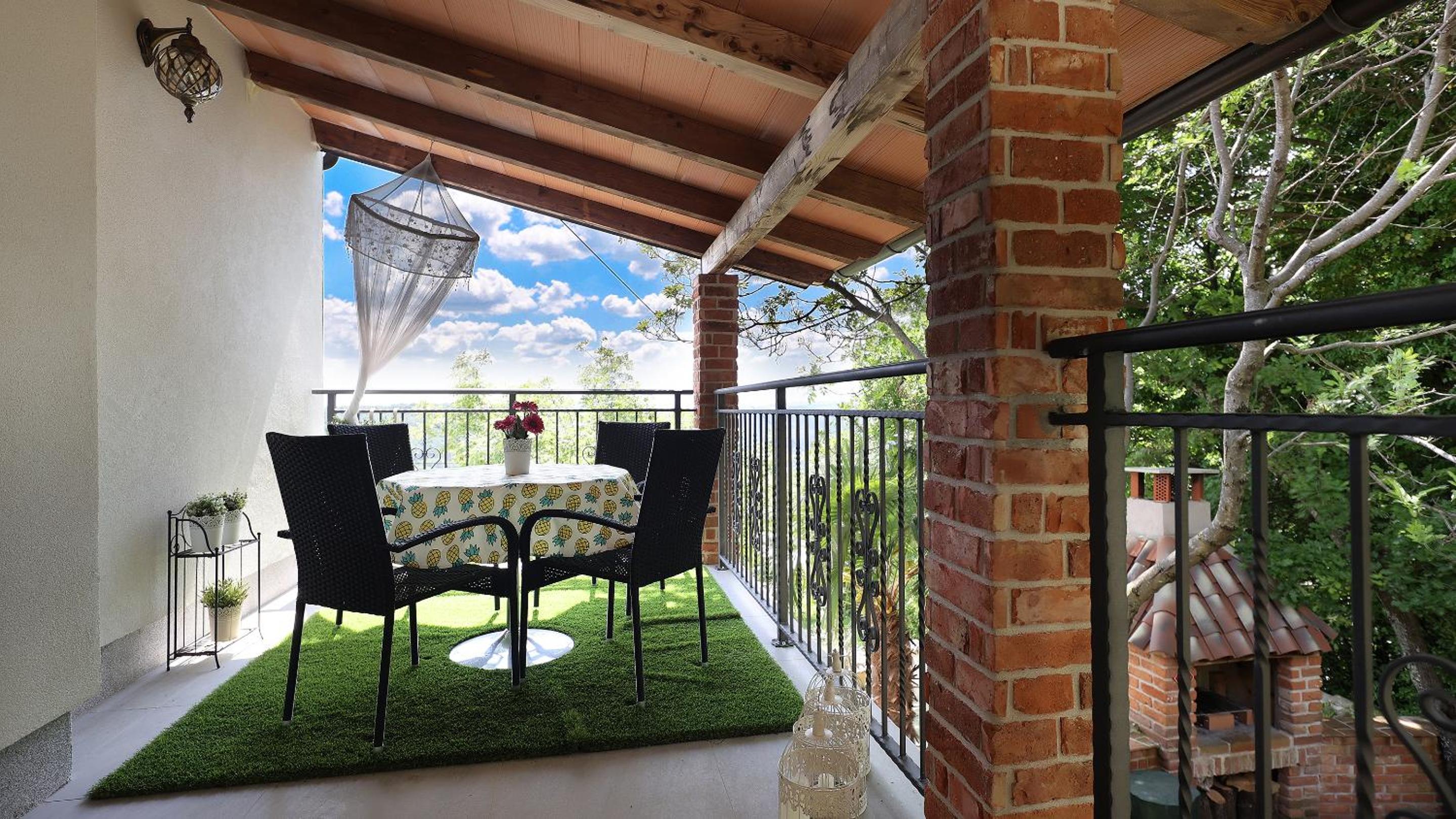 Villa photo 2