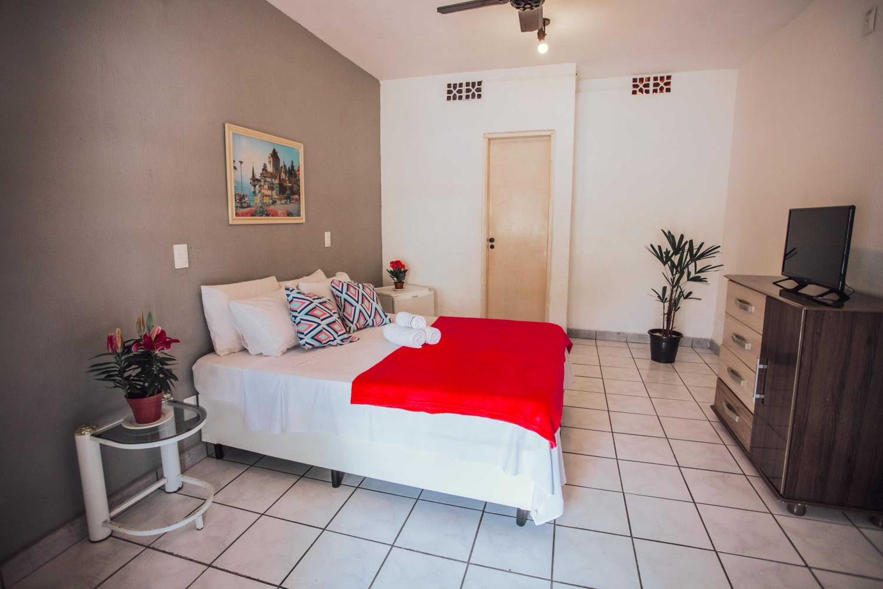 Standard Double Room - Photo 4