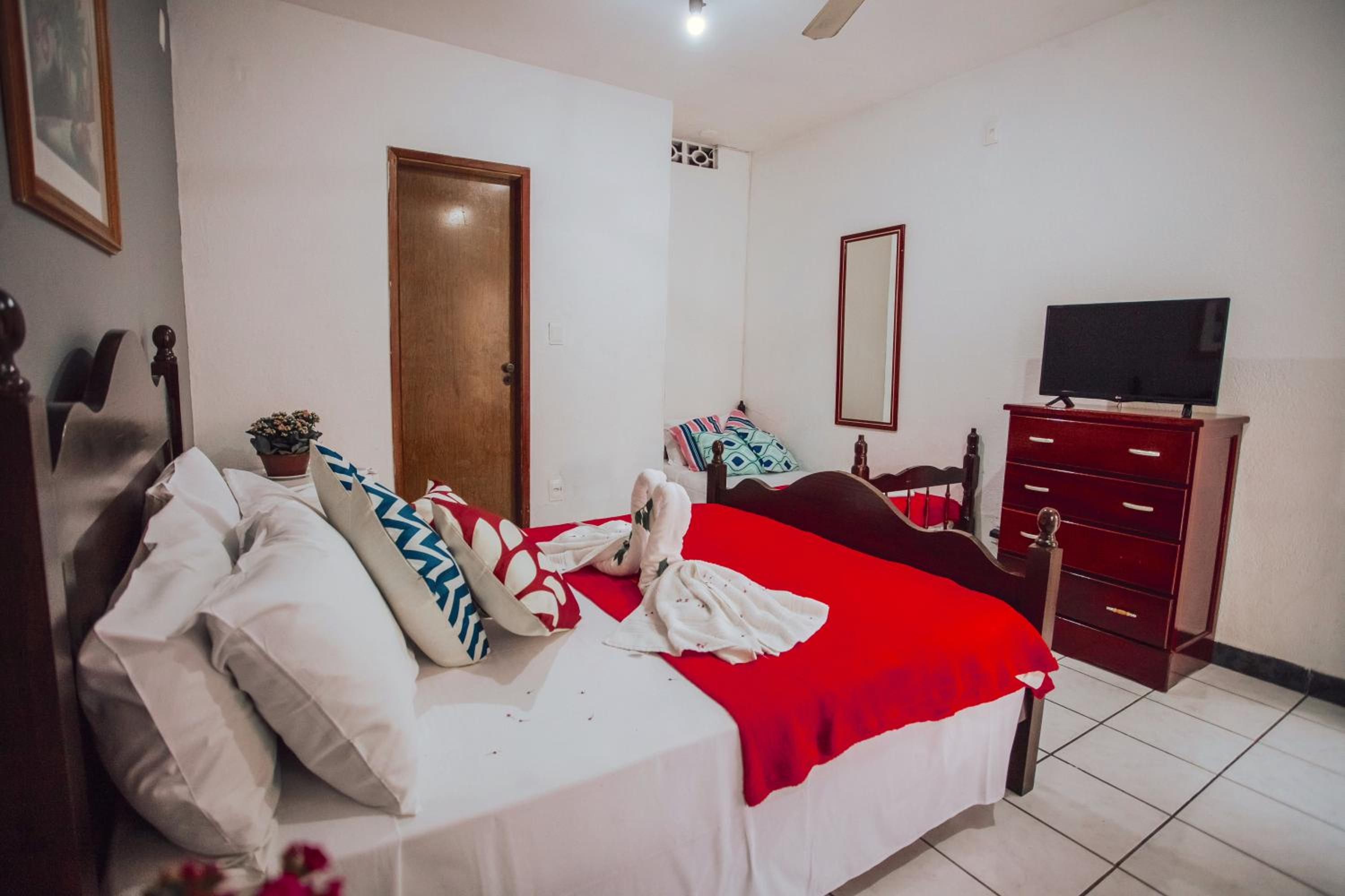 Standard Double Room - Photo 15