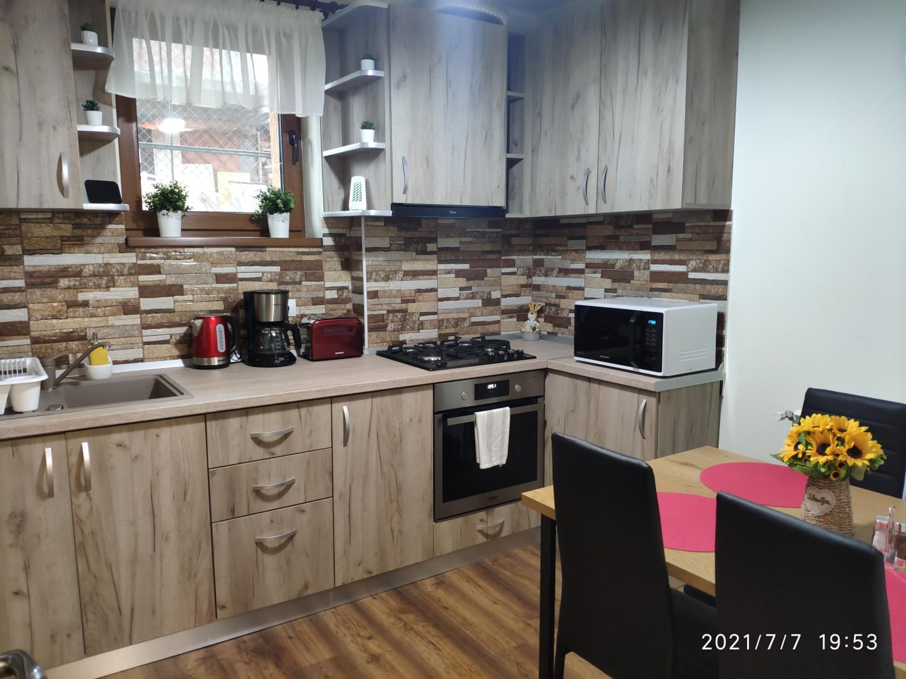 One-Bedroom House - Photo 11