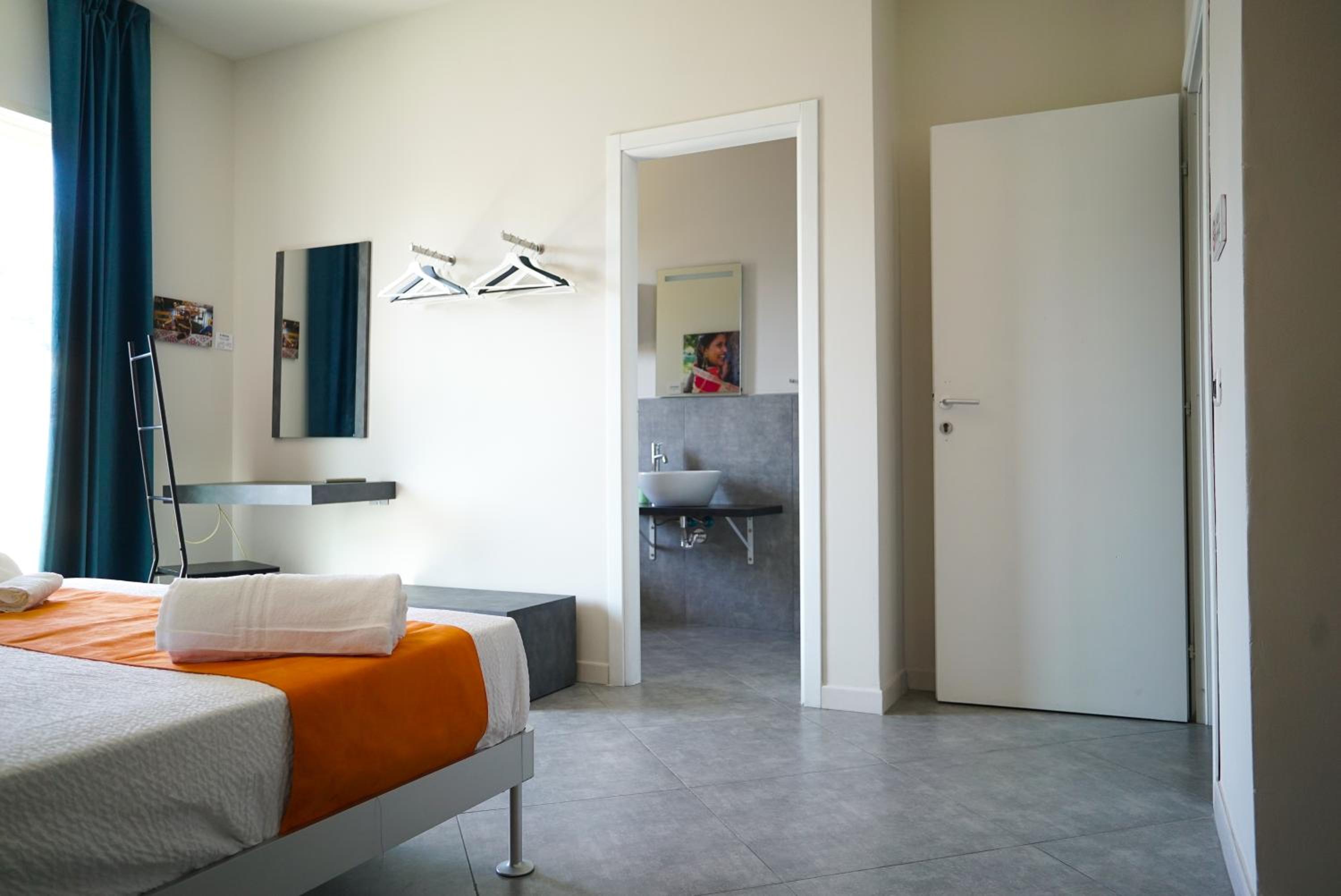 Double Room with Private Bathroom photo 3
