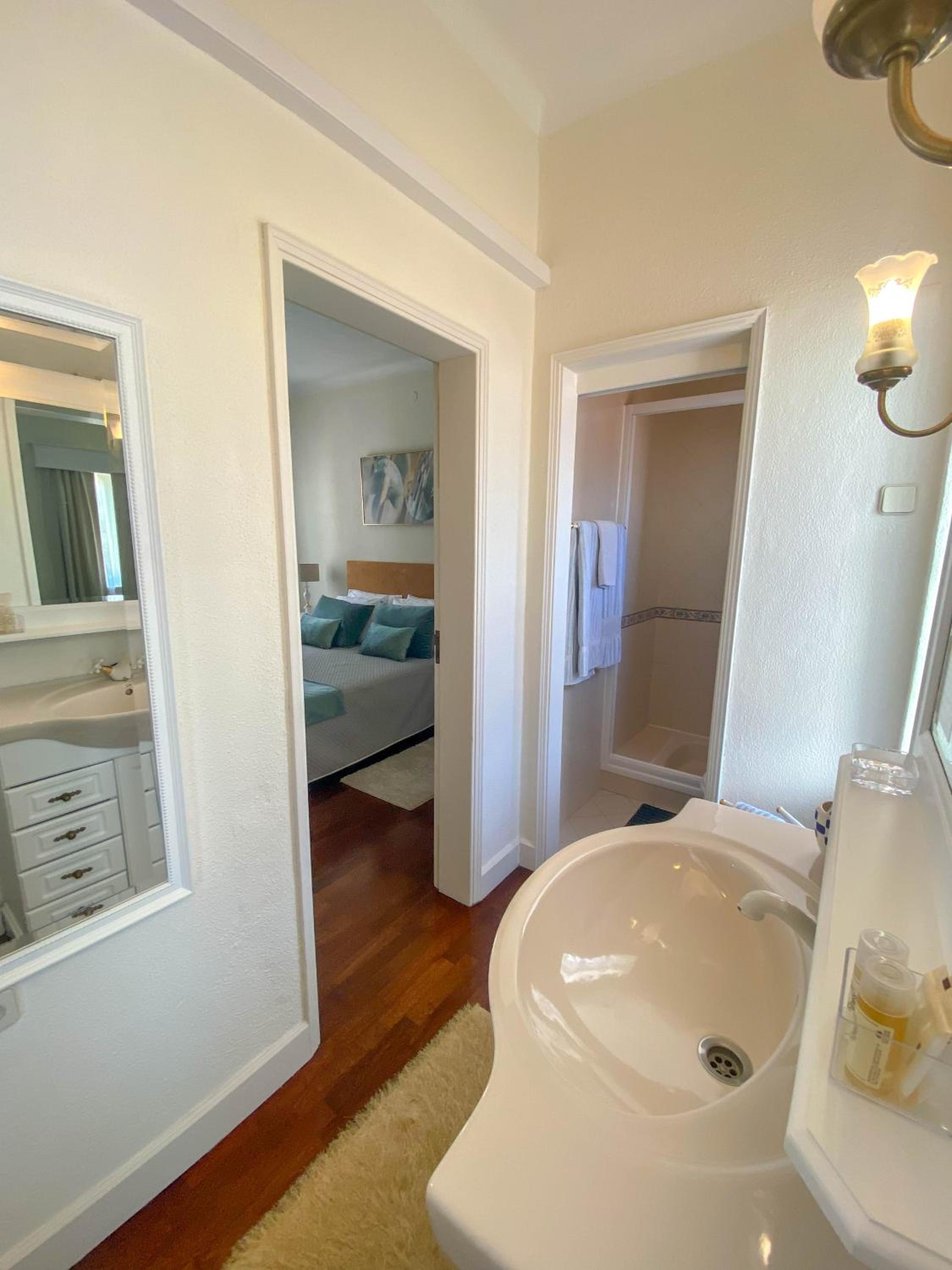 Double Room with Private Bathroom photo 3
