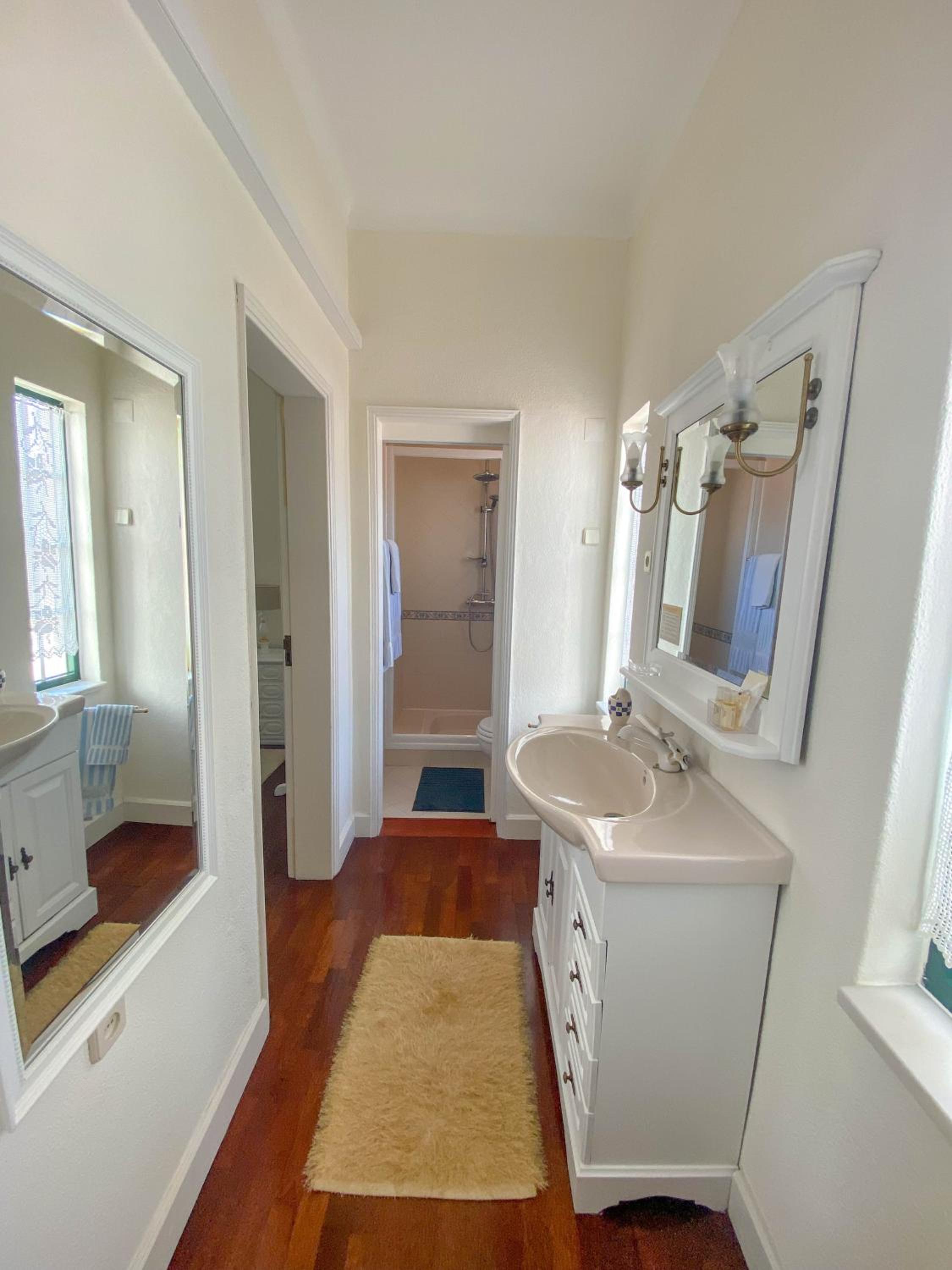 Double Room with Private Bathroom photo 2