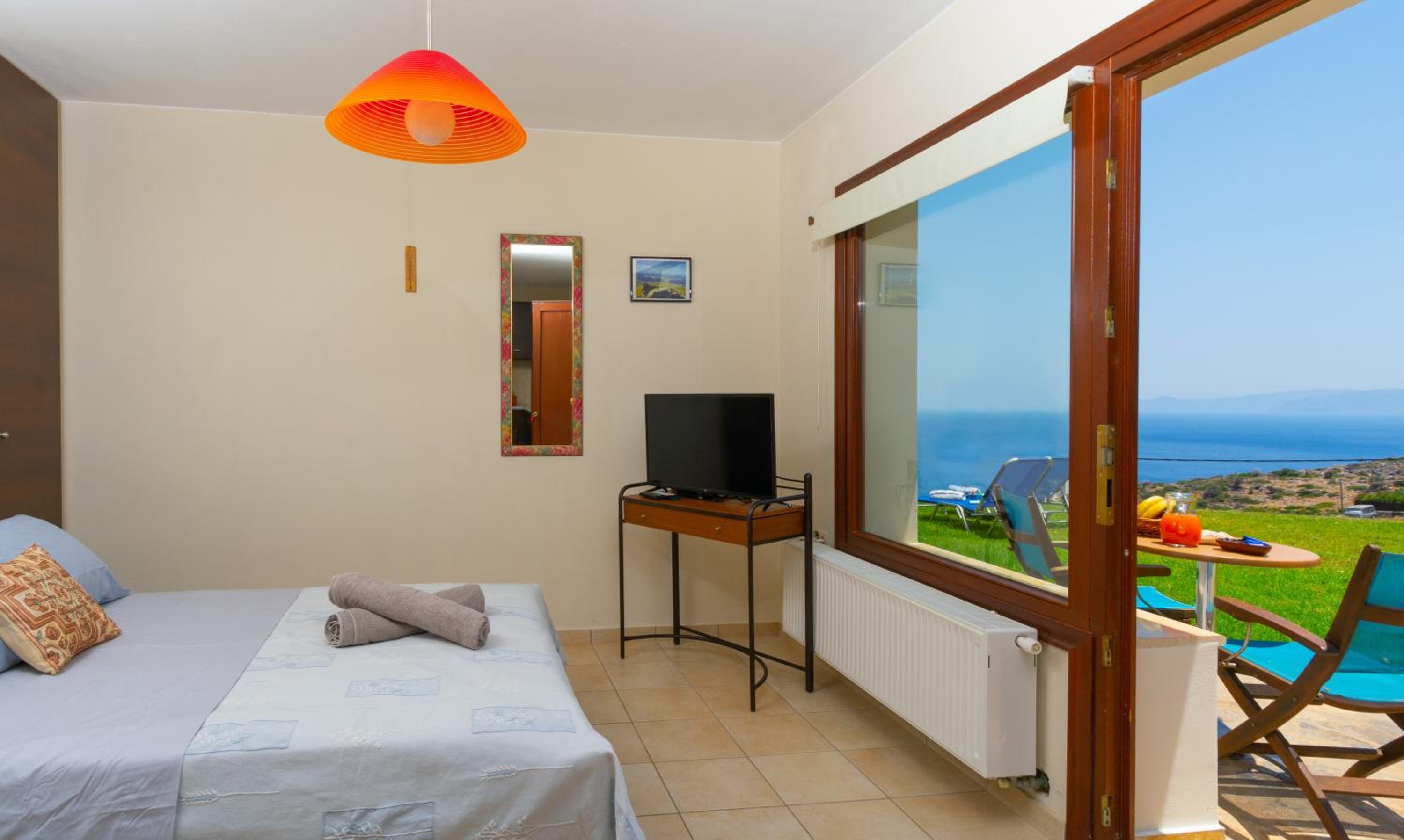 One-Bedroom House - Photo 14
