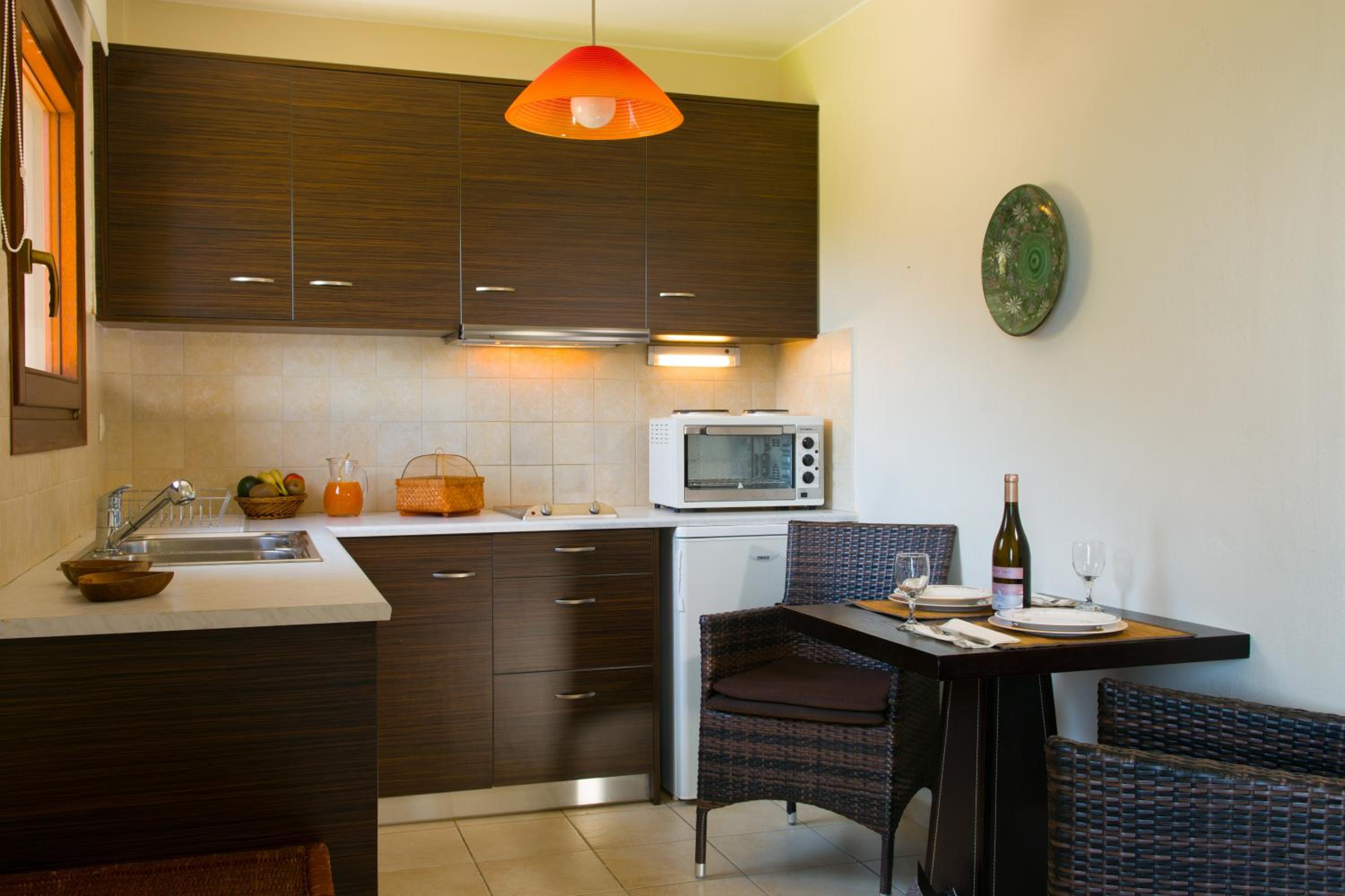 One-Bedroom House - Photo 20