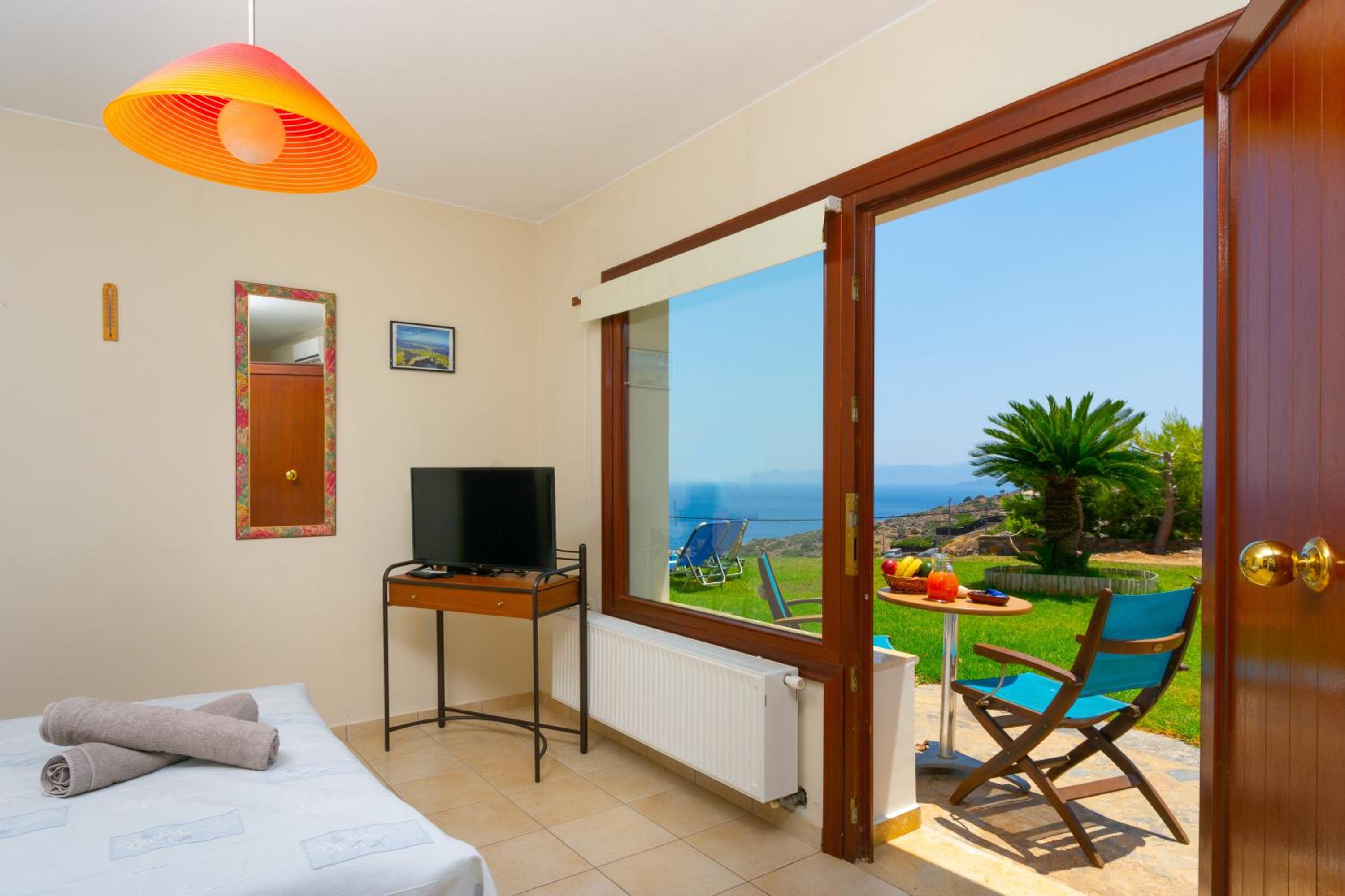 One-Bedroom House - Photo 1