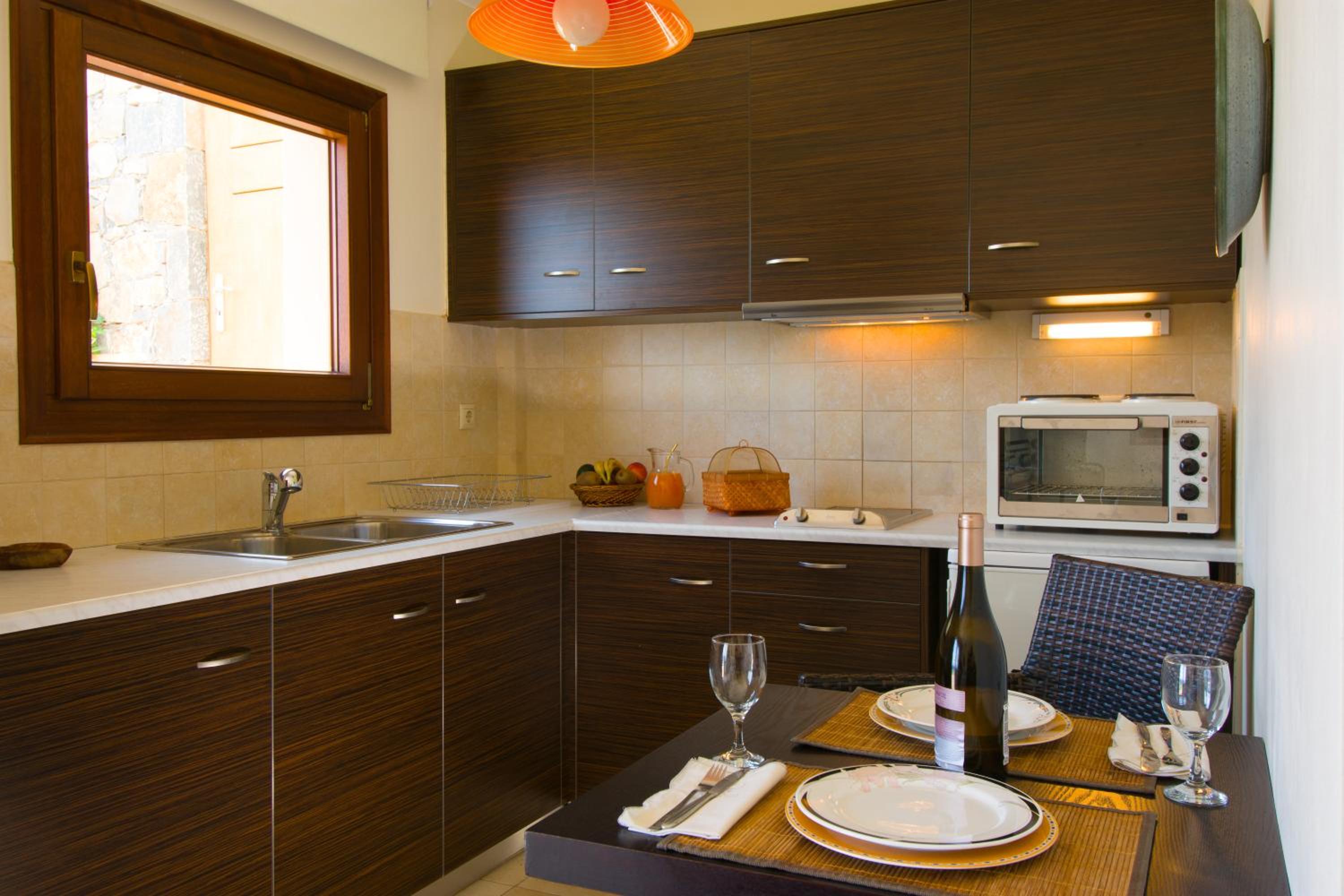 One-Bedroom House - Photo 10