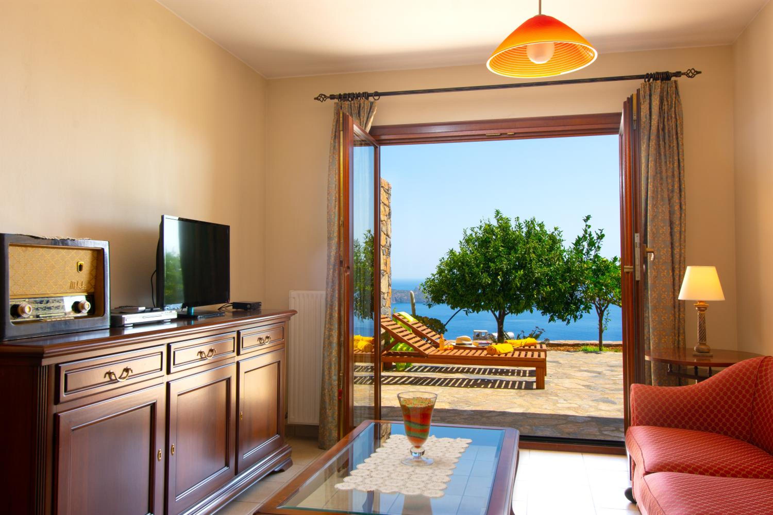 One-Bedroom House - Photo 13