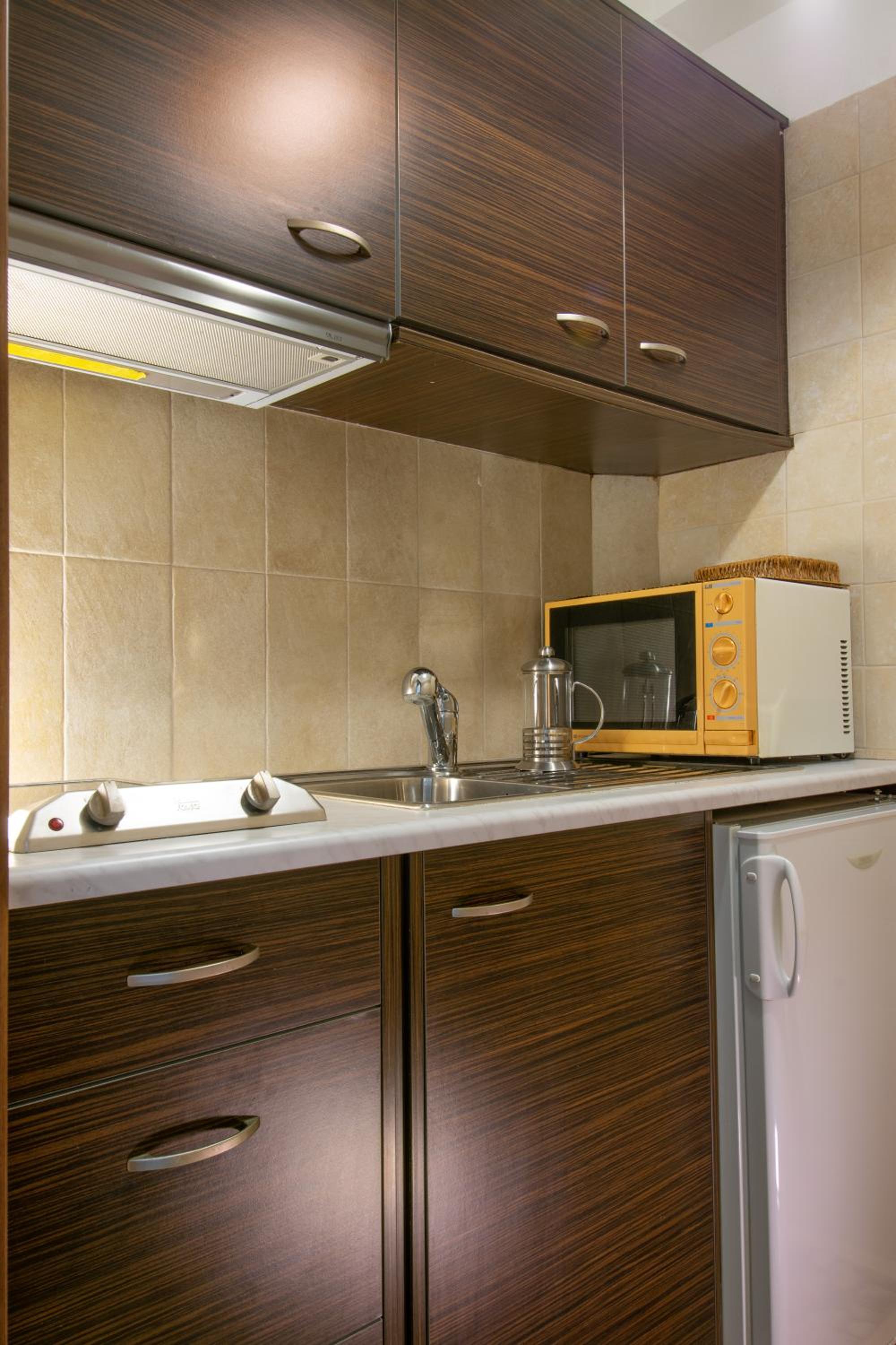 One-Bedroom House - Photo 14