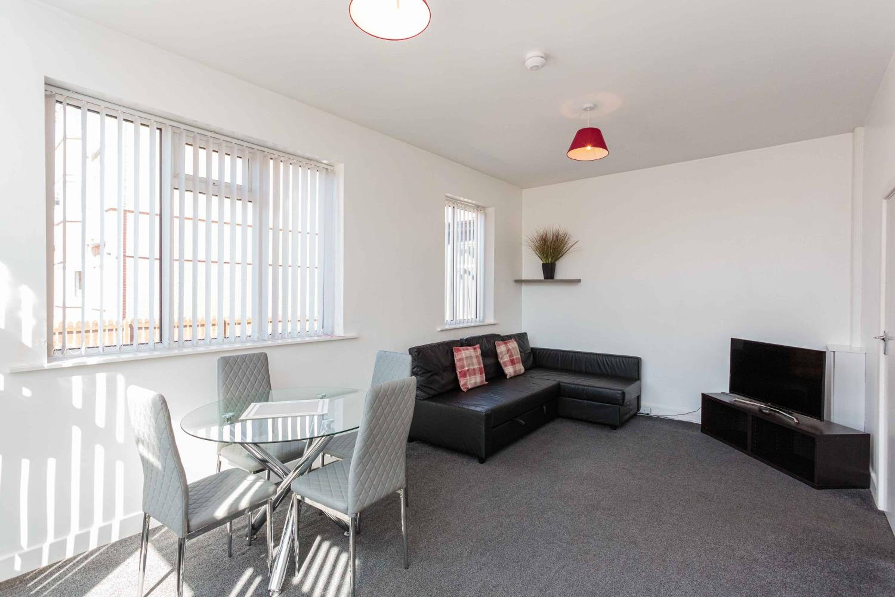 One-Bedroom Apartment - Photo 1